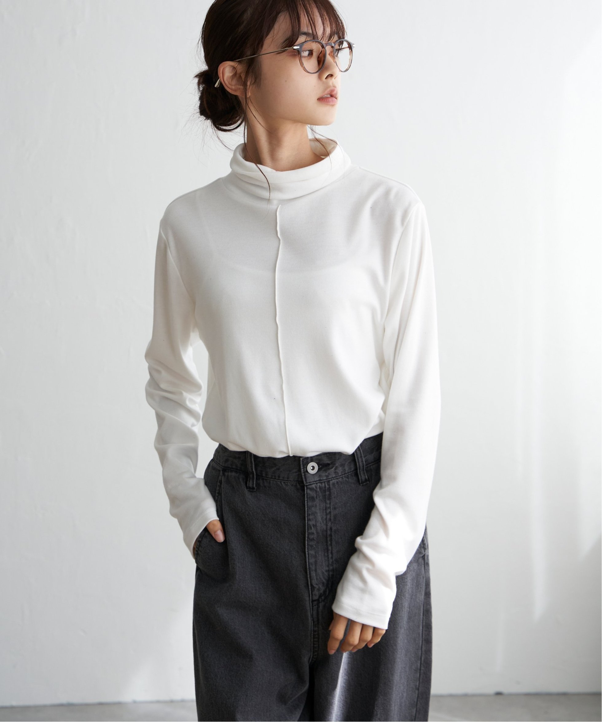 【エルビーシー/LBC】のクシュタートルネックロンT インテリア・キッズ・メンズ・レディースファッション・服の通販 founy(ファニー) 　ファッション　Fashion　レディースファッション　Fashion for Women　トップス・カットソー　Cut & Sew Tops　ロングTシャツ・Tシャツ　Longline T-Shirts & Tees　タートルネック・ハイネックトップス　Turtlenecks & High-Neck Tops　インナー　Innerwear　スウェット / スエット　Sweatshirt, Sweatwear　センター　Center, Center Line　タートルネック　Turtleneck, High Neck　ハイネック　High Neck, Mock Neck　フロント　Front, Front Design　ホワイト|ID: prp329100004766885 ipo3291000000034518384