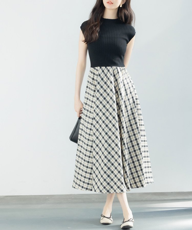 【セゾンドパピヨン/SAISON DE PAPILLON】のニットトップスとチェック柄スカートのドッキングワンピース インテリア・キッズ・メンズ・レディースファッション・服の通販 founy(ファニー) 　ファッション　Fashion　レディースファッション　Fashion for Women　スカート　Skirts　おすすめ　Recommended / Our Picks　カットソー　Cut and Sewn Top　スリーブ　Sleeve, Long Sleeve / Short Sleeve　チェック　Check, Plaid, Tartan　ドッキング　Docking, Mixed Material　ノースリーブ　Sleeveless, No-Sleeve　フレア　Flare, Flared　フレンチ　French, French Style　ロング　Long, Long-Length　エレガント 上品　Elegant　夏　Summer　ブラック|ID: prp329100004766922 ipo3291000000034519051