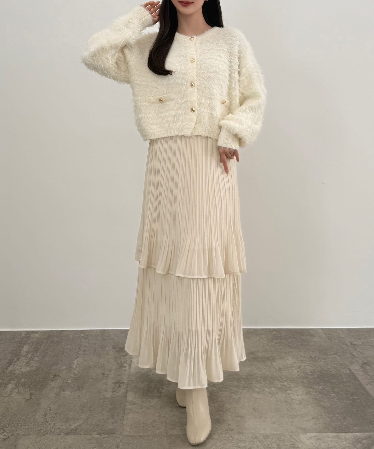 【ジュノア/JUNOAH】のCENEA (薄手)金ボタンシャギーニットカーディガン+プリーツスカートset インテリア・キッズ・メンズ・レディースファッション・服の通販 founy(ファニー) 　ファッション　Fashion　レディースファッション　Fashion for Women　セットアップ　Matching Sets　スカート・ミニ/ミディ/マキシ　Skirts / Mini, Midi & Maxi Skirts　スカート　Skirts　プリーツスカート / 上品フェミニンスタイル　Pleated Skirts　カーディガン　Cardigan, Knitwear　プリーツ　Pleats, Pleated　アイボリー|ID: prp329100004766935 ipo3291000000034519219