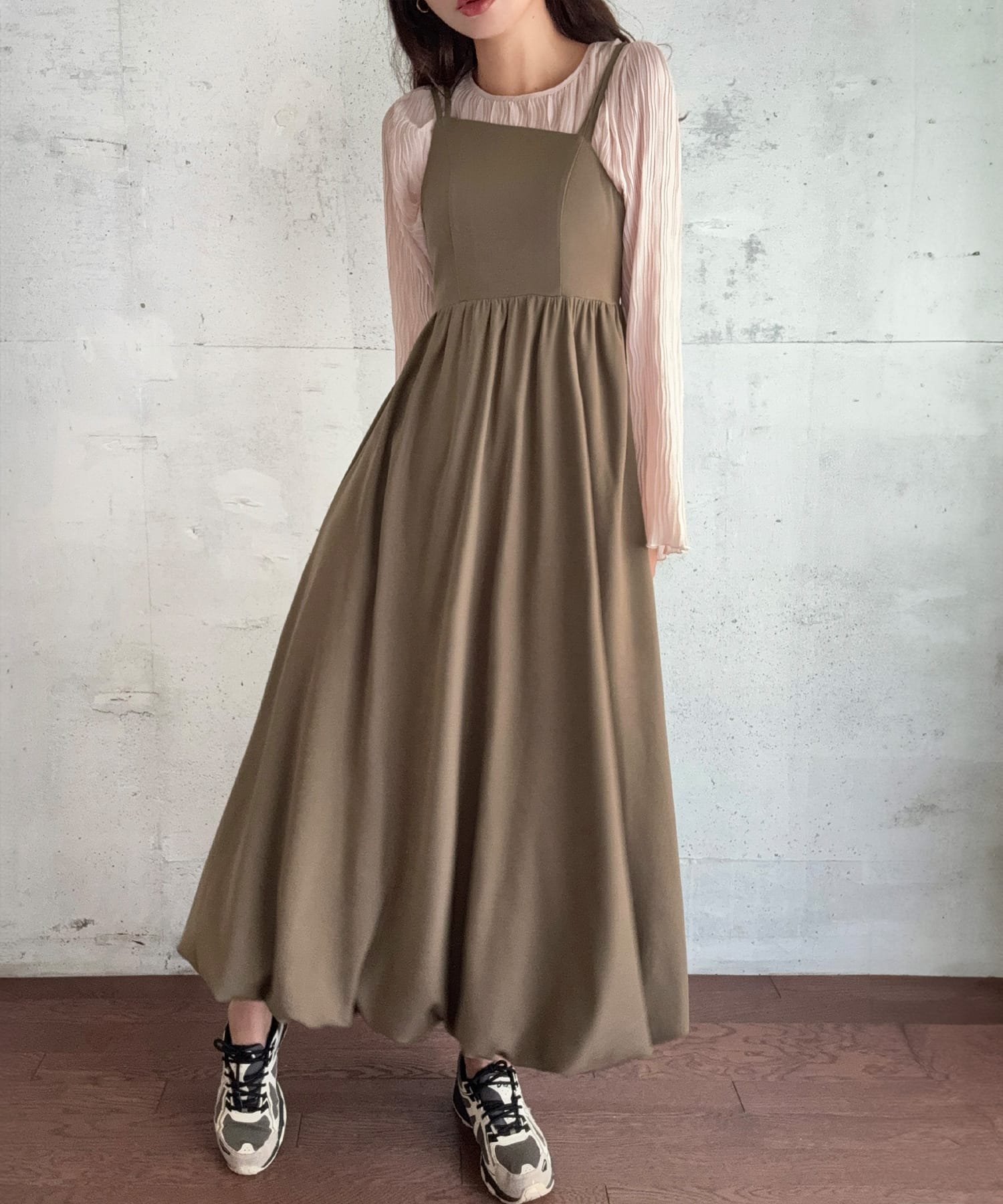 【ジュノア/JUNOAH】のアシメストラップバルーンキャミワンピース インテリア・キッズ・メンズ・レディースファッション・服の通販 founy(ファニー) 　ファッション　Fashion　レディースファッション　Fashion for Women　ワンピース　Dresses　キャミソールワンピース　Camisole Dresses　グレージュ|ID: prp329100004766950 ipo3291000000034519452