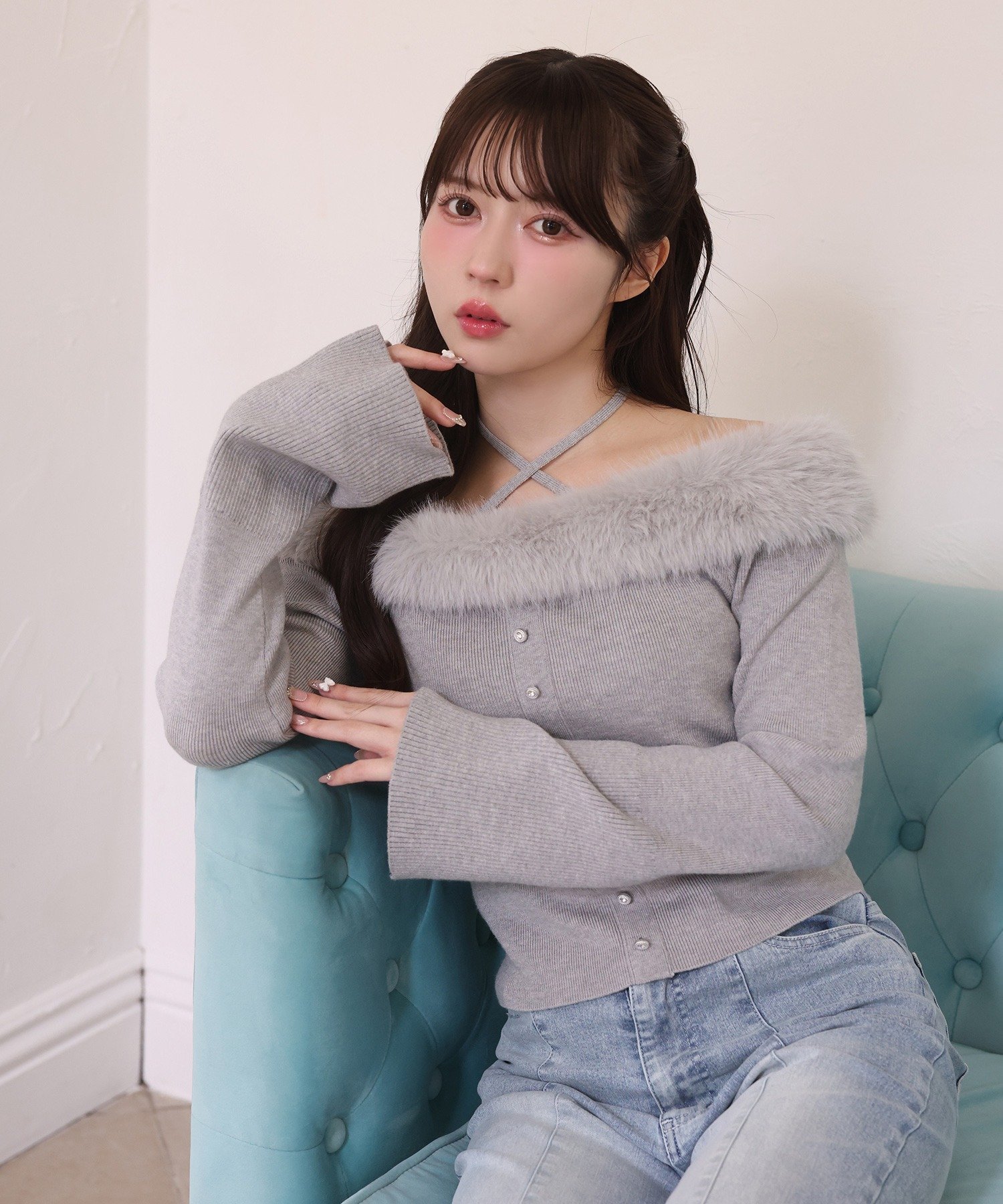 【ナイスクラップ/NICE CLAUP】のキラキラボタンファーオフショルニット インテリア・キッズ・メンズ・レディースファッション・服の通販 founy(ファニー) 　ファッション　Fashion　レディースファッション　Fashion for Women　トップス・カットソー　Cut & Sew Tops　ニット　Knit Tops & Sweaters　フィット　Fit, Slim Fit　フェイクファー　Faux Fur, Imitation Fur　ボトム　Bottoms, Lower Wear　リブニット　Rib Knit, Ribbed Knit　ロング　Long, Long-Length　冬　Winter / This Winter　再入荷　Restock / Back in Stock　おすすめ　Recommended / Our Picks　2025年　2025　2025-2026秋冬・A/W　Autumn/Winter 2025–26 AW25–26　グレー|ID: prp329100004767026 ipo3291000000034520516