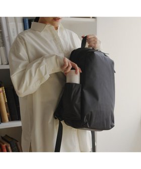 【アフタヌーンティー リビング/Afternoon Tea LIVING】の無重力リュックplus Sサイズ 人気、トレンドファッション・服の通販 founy(ファニー) ファッション Fashion レディースファッション Fashion for Women クッション Cushion, Throw Pillow 傘 Umbrella, Parasol ショルダー Shoulder, Shoulder Strap スタンダード Standard, Basic ダブル Double, Double-Breasted 定番 Standard, Basic Item ポケット Pocket, Pocket Detail メッシュ Mesh, Net Fabric リュック Backpack, Rucksack ビジネス 仕事 通勤 Business / Work / Commuting |ID:prp329100004767036