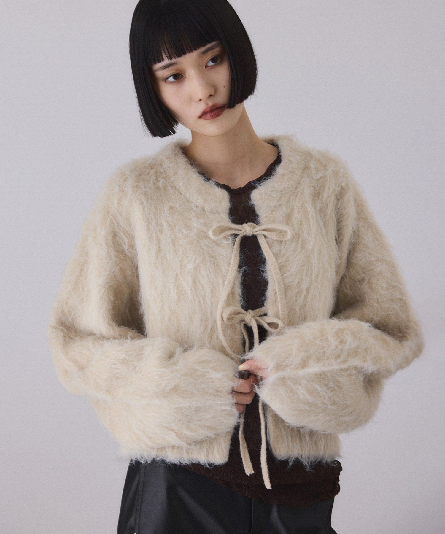 【アダム エ ロペ/ADAM ET ROPE'】のアルパカフラッフィーカーディガン インテリア・キッズ・メンズ・レディースファッション・服の通販 founy(ファニー) ファッション Fashion レディースファッション Fashion for Women トップス・カットソー Cut & Sew Tops カーディガン・羽織り Layered Style Cardigans インナー Innerwear カーディガン Cardigan, Knitwear コンパクト Compact, Small Size 軽量 Lightweight, Ultra Light タートル Turtleneck, Turtle Collar フォルム Silhouette, Form ポケット Pocket, Pocket Detail リボン Ribbon, Bow ワイド Wide, Wide Fit 2025年 2025 2025-2026秋冬・A/W Autumn/Winter 2025–26 AW25–26 ベージュ系(29)|ID: prp329100004767099 ipo3291000000034648210