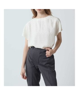 【アクアスキュータム/Aquascutum】のドットジャカードブラウス 人気、トレンドファッション・服の通販 founy(ファニー) ファッション Fashion レディースファッション Fashion for Women トップス・カットソー Cut & Sew Tops シャツ・ブラウス・オフィスカジュアル Elegant Blouses & Button-Ups おすすめ Recommended / Our Picks サテン Satin, Glossy Fabric ジャカード／ジャガード Jacquard, Woven Pattern ジャケット Jacket, Outerwear スーツ Suit, Formalwear ドット Polka Dot, Dot Pattern ノースリーブ Sleeveless, No-Sleeve バランス Balance, Style Balance フレア Flare, Flared エレガント 上品 Elegant |ID:prp329100004767177