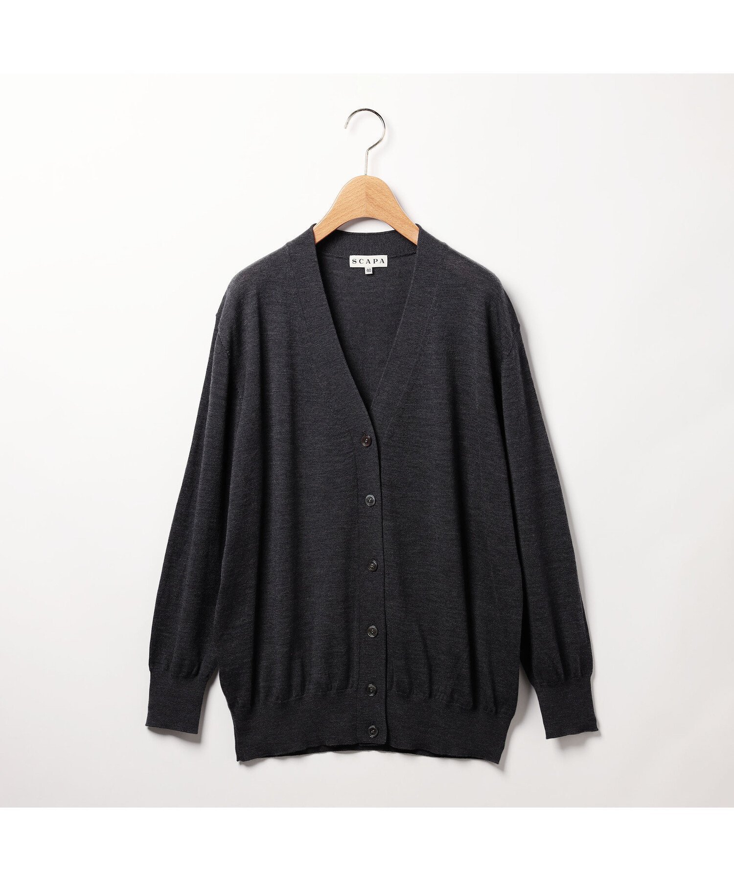 【スキャパ/SCAPA】のカシウールニットVネックカーディガン インテリア・キッズ・メンズ・レディースファッション・服の通販 founy(ファニー) 　ファッション　Fashion　レディースファッション　Fashion for Women　トップス・カットソー　Cut & Sew Tops　ニット　Knit Tops & Sweaters　カーディガン・羽織り　Layered Style Cardigans　Vネックトップス　V-Neck Tops / V-Cut Neckline Shirts　カーディガン　Cardigan, Knitwear　シンプル　Simple, Minimal　チャコールグレー|ID: prp329100004767220 ipo3291000000034523557