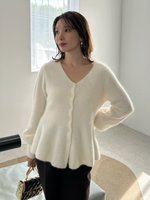 【フレイ アイディー/FRAY I.D】のフォックスカシミアペプラムカーディガン 人気、トレンドファッション・服の通販 founy(ファニー) ファッション Fashion レディースファッション Fashion for Women トップス・カットソー Cut & Sew Tops カーディガン・羽織り Layered Style Cardigans エレガント 上品 Elegant カーディガン Cardigan, Knitwear スマート Smart, Elegant パール Pearl, Pearl Accent フォックス Fox, Fox Fur ペプラム Peplum, Flared Hem |ID:prp329100004767266