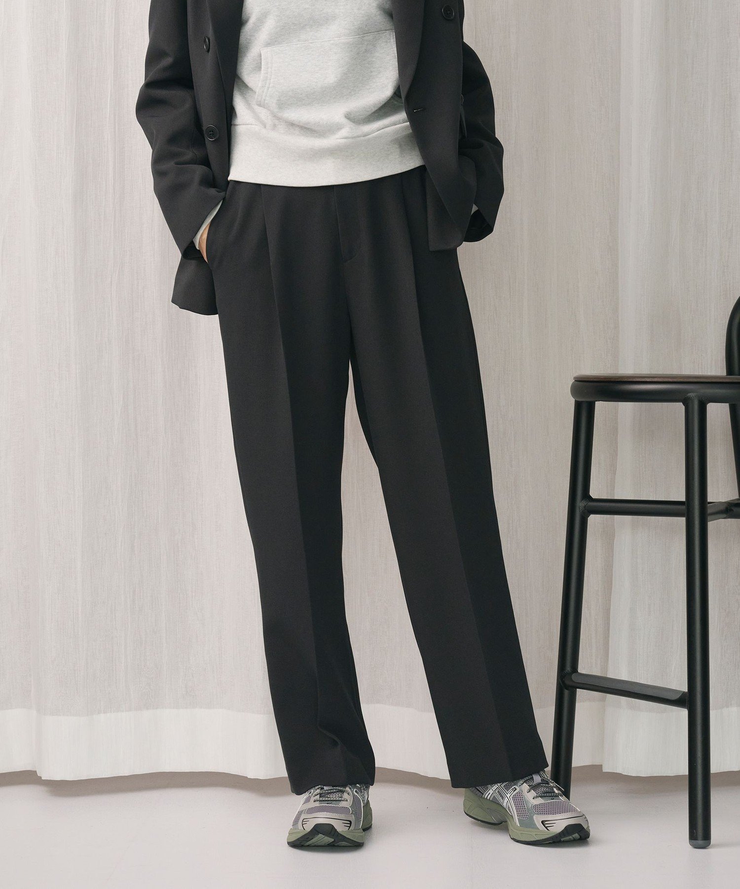 【ビューティ&ユース ユナイテッドアローズ/BEAUTY&YOUTH / UNITED ARROWS】のポリエステルブレンド バックゴムストレートパンツ インテリア・キッズ・メンズ・レディースファッション・服の通販 founy(ファニー) 　ファッション　Fashion　レディースファッション　Fashion for Women　パンツ　Pants & Trousers　バッグ　Bags　ウォーム　Warm Fabric　春　Spring　ジャケット　Jacket, Outerwear　スウェット / スエット　Sweatshirt, Sweatwear　ストレート　Straight, Straight Cut　セットアップ　Set-Up, Coordinated Outfit　センター　Center, Center Line　人気　Popular, Best Seller　ワイド　Wide, Wide Fit　A/W・秋冬　Autumn/Winter　S/S・春夏　SS, Spring/Summer, Warm Season　夏　Summer　ビジネス 仕事 通勤　Business / Work / Commuting　DK.GRAY|ID: prp329100004767649 ipo3291000000034576946