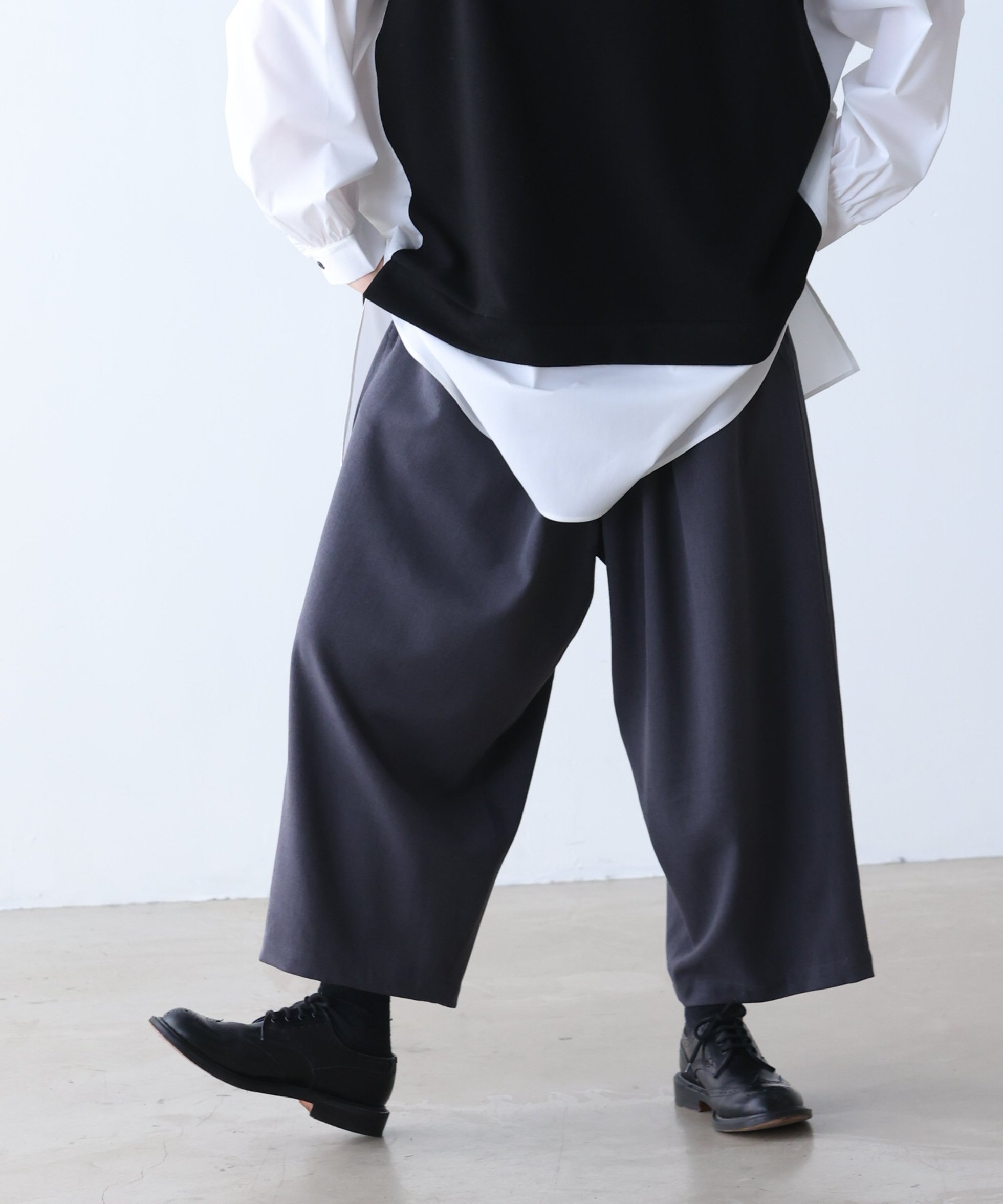 【ビーアパートメント/b apartment / MEN】の「KELEN / ケレン」ルーズシルエットイージーパンツ インテリア・キッズ・メンズ・レディースファッション・服の通販 founy(ファニー) 　ファッション　Fashion　メンズファッション　Fashion for Men　ボトムス　Bottoms　アイビー　Ivy Pattern　ギャザー　Gathered, Ruffled　コレクション　Collection, Seasonal Line　スタンダード　Standard, Basic　ストライプ　Stripe, Striped Pattern　セーター　Sweater, Knitwear　ダウン　Down, Puffer　チェック　Check, Plaid, Tartan　トレンド　Trend, Trending Now　A/W・秋冬　Autumn/Winter　冬　Winter / This Winter　再入荷　Restock / Back in Stock　2025年　2025　2025-2026秋冬・A/W　Autumn/Winter 2025–26 AW25–26　CHARCOAL|ID: prp329100004767660 ipo3291000000034528281