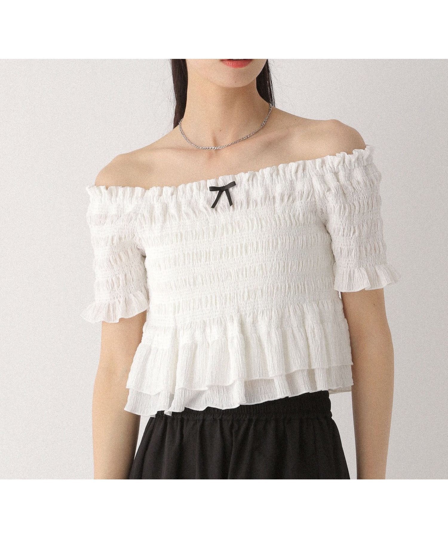 【ヘザー/Heather】のシャーリングカットTEE インテリア・キッズ・メンズ・レディースファッション・服の通販 founy(ファニー) 　ファッション　Fashion　レディースファッション　Fashion for Women　おすすめ　Recommended / Our Picks　シャーリング　Shirring, Ruched　スウェット / スエット　Sweatshirt, Sweatwear　デコルテ　Décolleté, Neckline　デニム　Denim, Jeans Material　フロント　Front, Front Design　リボン　Ribbon, Bow　ワンポイント　One Point, Statement Accent　オフホワイト|ID: prp329100004767788 ipo3291000000034530187