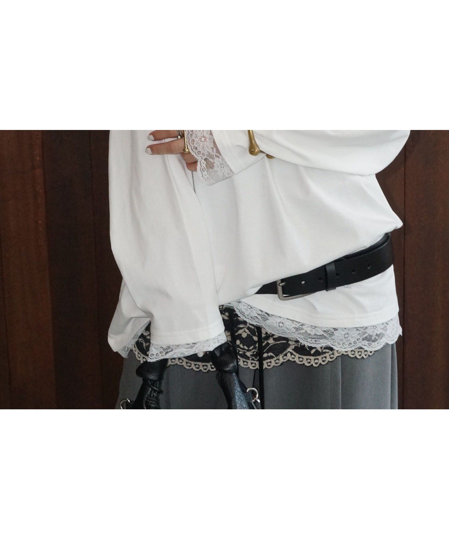 【チュクラ/chuclla】のレーストリム ロングスリーブカットソー chw25a036 インテリア・キッズ・メンズ・レディースファッション・服の通販 founy(ファニー) 　ファッション　Fashion　レディースファッション　Fashion for Women　トップス・カットソー　Cut & Sew Tops　カットソー・ベーシックTシャツ　Cut-and-Sewn Tops / Stretch Tees & Basics　インナー　Innerwear　カットソー　Cut and Sewn Top　ショルダー　Shoulder, Shoulder Strap　シンプル　Simple, Minimal　ジャケット　Jacket, Outerwear　ドロップ　Drop Shoulder, Dropped Style　レース　Lace, Lace Fabric　ホワイト|ID: prp329100004767835 ipo3291000000034530768