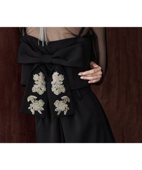 【ビーフラット/bflat】の3piece刺繍リボンビスチェ タックワイドパンツセットアップ 人気、トレンドファッション・服の通販 founy(ファニー) ファッション Fashion レディースファッション Fashion for Women セットアップ Matching Sets レディースパンツ・ボトムス Pants & Trousers / Bottoms キャミソール Camisole, Spaghetti Strap Top コンパクト Compact, Small Size ショート Short, Short Length セットアップ Set-Up, Coordinated Outfit トレンド Trend, Trending Now ビスチェ Bustier, Corset Top ポケット Pocket, Pocket Detail リボン Ribbon, Bow ワイド Wide, Wide Fit 結婚式 Wedding 二次会 After Party |ID:prp329100004767871