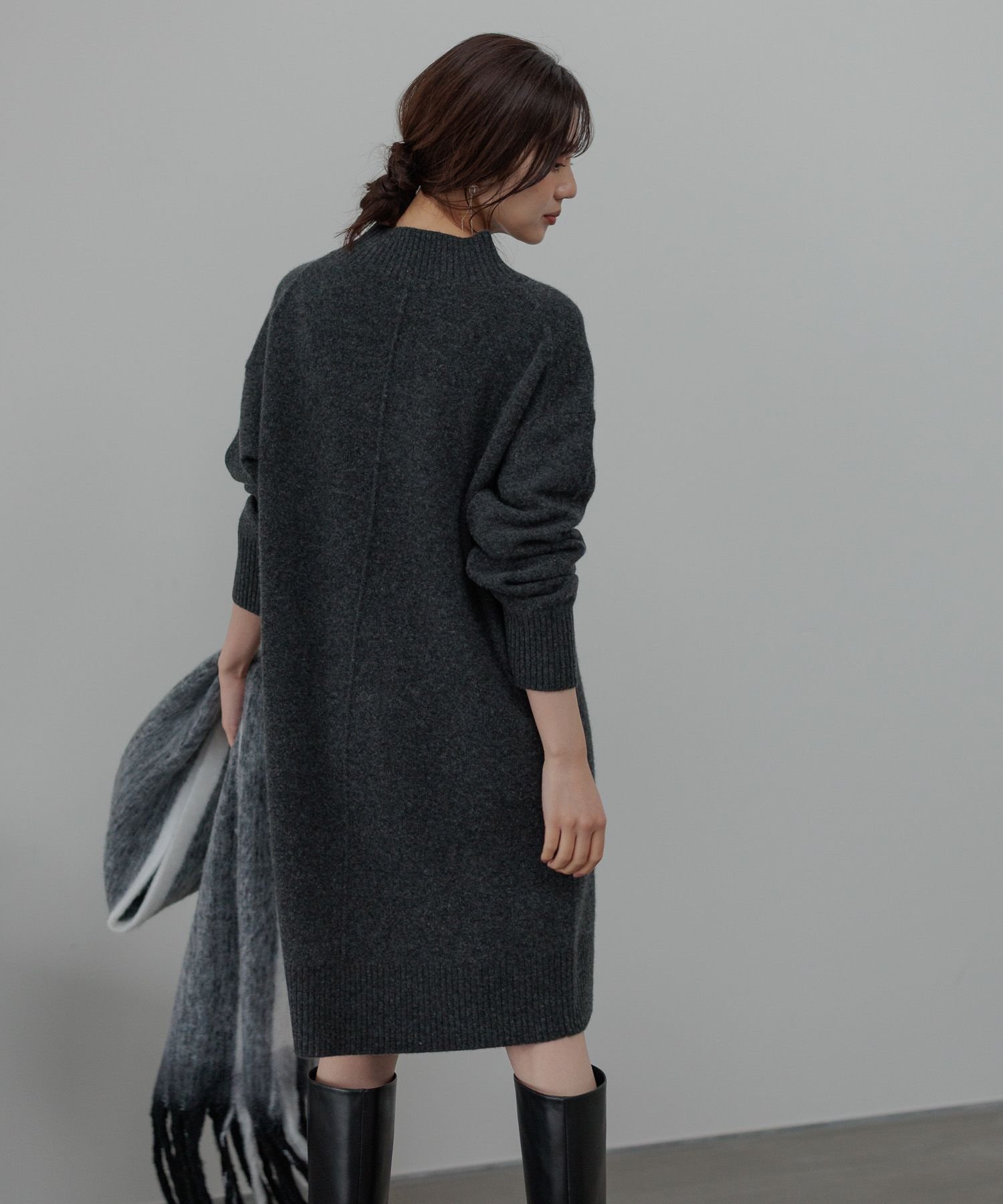 【アンデミュウ/Andemiu】のAQUAハイネックミニワンピース インテリア・キッズ・メンズ・レディースファッション・服の通販 founy(ファニー) 　ファッション　Fashion　レディースファッション　Fashion for Women　ワンピース　Dresses　ハイネック　High Neck, Mock Neck　フォルム　Silhouette, Form　ロング　Long, Long-Length　冬　Winter / This Winter　チャコール|ID: prp329100004767882 ipo3291000000034644829