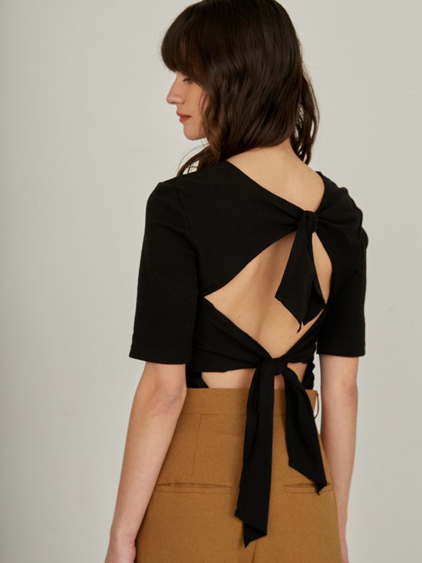 【スタイリング/styling】のバックリボンカットトップス インテリア・キッズ・メンズ・レディースファッション・服の通販 founy(ファニー) 　雑誌掲載アイテム　Magazine Picks & Fashion Features　ファッション雑誌　Fashion Magazines　ヴェリィ　VERY　クラッシィ　CLASSY.　ファッション　Fashion　レディースファッション　Fashion for Women　トップス・カットソー　Cut & Sew Tops　6月号　June Issue, Jun. Edition　8月号　August Issue, Aug. Edition　おすすめ　Recommended / Our Picks　スマート　Smart, Elegant　リボン　Ribbon, Bow　雑誌　Magazine, Fashion Magazine　BLK[009]|ID: prp329100004767885 ipo3291000000034531435