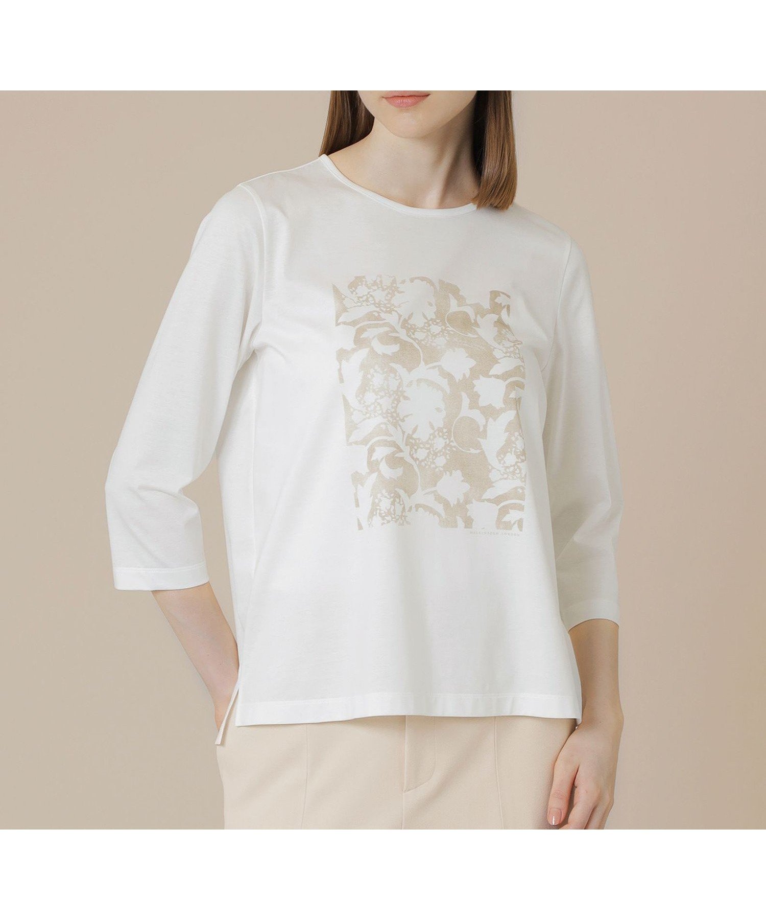 【マッキントッシュ ロンドン/MACKINTOSH LONDON】の【BIBURY FLOWER】シルエットバイブリープリントTシャツ インテリア・キッズ・メンズ・レディースファッション・服の通販 founy(ファニー) 　ファッション　Fashion　レディースファッション　Fashion for Women　トップス・カットソー　Cut & Sew Tops　シャツ・ブラウス・オフィスカジュアル　Elegant Blouses & Button-Ups　ロングTシャツ・Tシャツ　Longline T-Shirts & Tees　ウォッシャブル　Machine Washable　エレガント 上品　Elegant　春　Spring　秋　Autumn　ガーデン　Garden, Gardening　シルケット　Silket, Silky Cotton　パターン　Pattern, Design Print　フラワー　Flower, Floral　プリント　Print, Printed Pattern　モダン　Modern, Contemporary　モチーフ　Motif, Design Theme　冬　Winter / This Winter　ベージュ|ID: prp329100004767912 ipo3291000000034531815