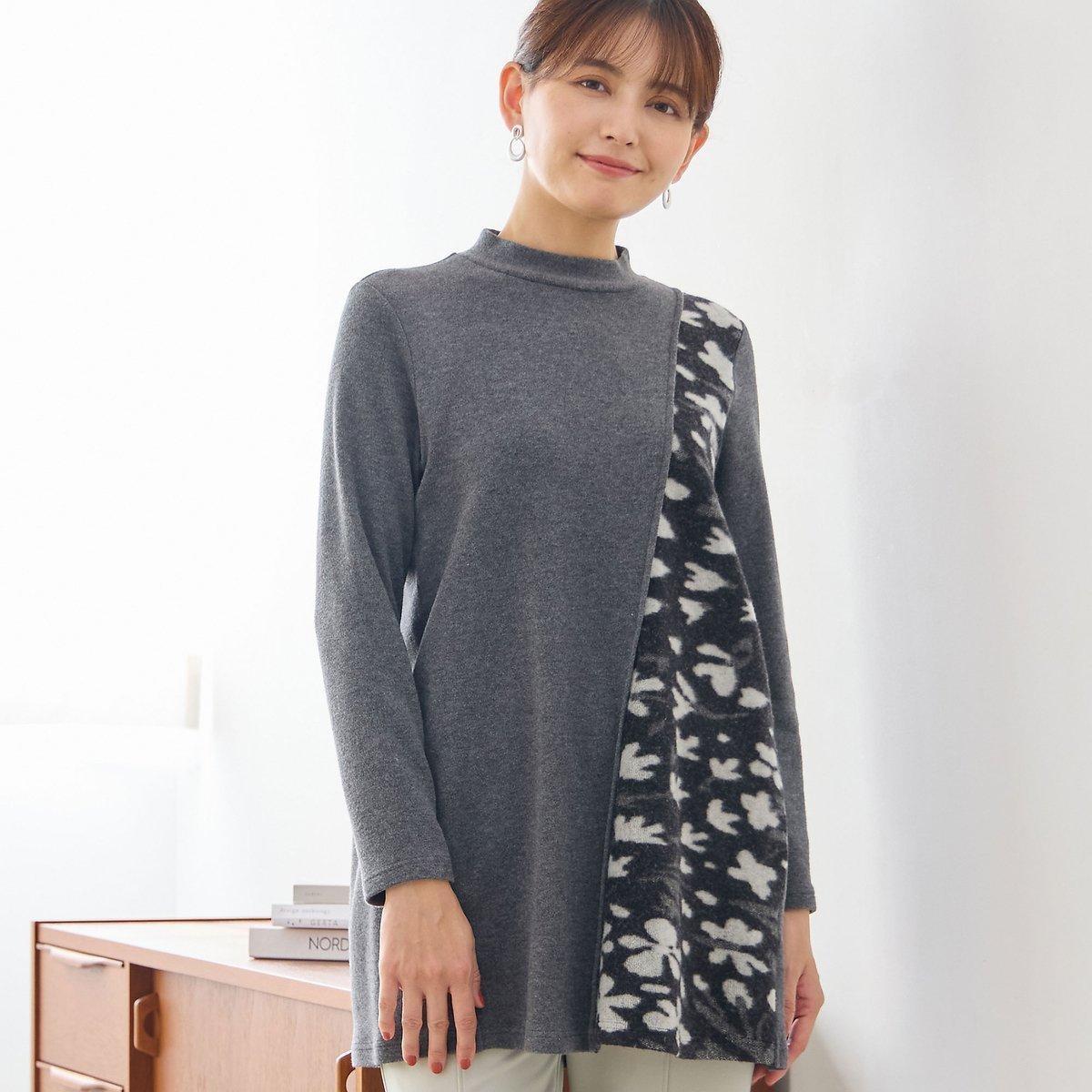 【ロブジェ/LOBJIE】の【洗える・日本製】サイドジャカードチュニック 人気、トレンドファッション・服の通販 founy(ファニー) 　ファッション　Fashion　レディースファッション　Fashion for Women　トップス・カットソー　Cut & Sew Tops　おすすめ　Recommended / Our Picks　ジャカード／ジャガード　Jacquard, Woven Pattern　スリム　Slim, Slim Fit　チュニック　Tunic, Long Top　トレンド　Trend, Trending Now　人気　Popular, Best Seller　日本製　Made In Japan　洗える　Machine Washable　長袖　Long Sleeve, Full Sleeve　 other-1|ID: prp329100004768494 ipo3291000000034537366