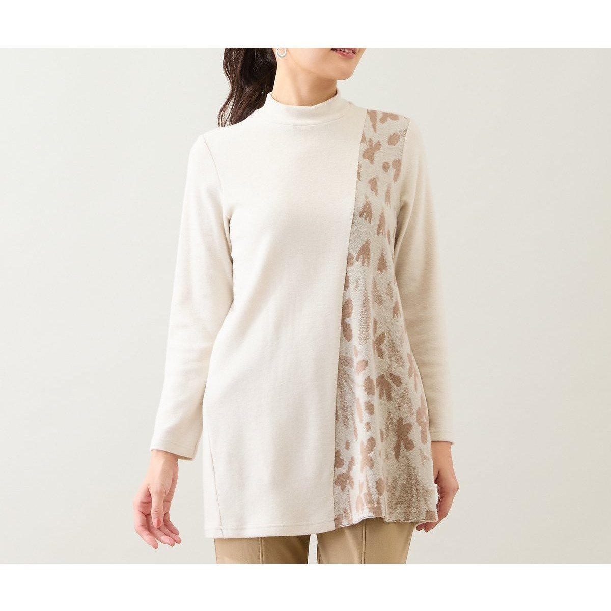 【ロブジェ/LOBJIE】の【洗える・日本製】サイドジャカードチュニック インテリア・キッズ・メンズ・レディースファッション・服の通販 founy(ファニー) 　ファッション　Fashion　レディースファッション　Fashion for Women　トップス・カットソー　Cut & Sew Tops　おすすめ　Recommended / Our Picks　ジャカード／ジャガード　Jacquard, Woven Pattern　スリム　Slim, Slim Fit　チュニック　Tunic, Long Top　トレンド　Trend, Trending Now　人気　Popular, Best Seller　日本製　Made In Japan　洗える　Machine Washable　長袖　Long Sleeve, Full Sleeve　ベージュ|ID: prp329100004768494 ipo3291000000034537368