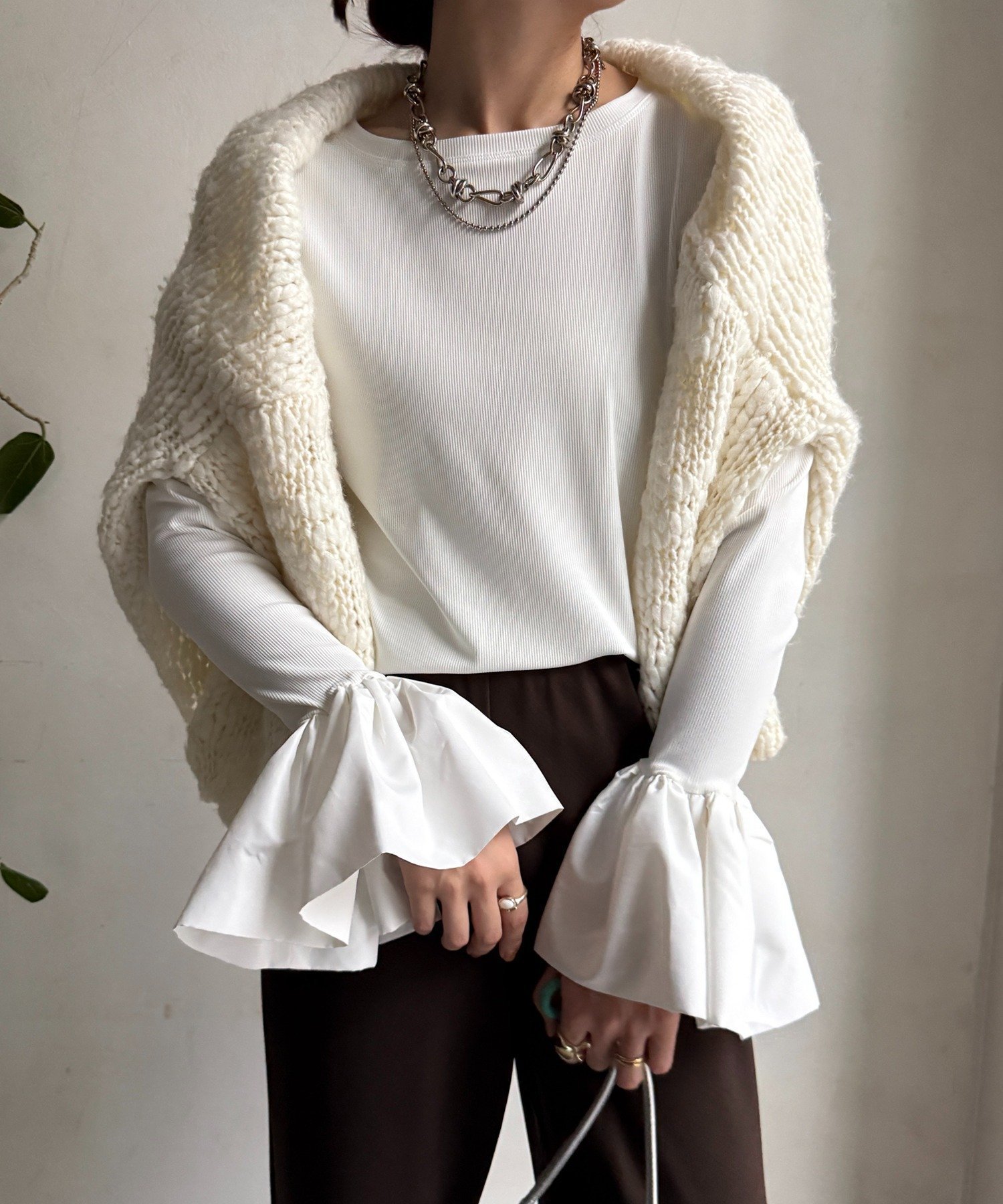 【ドゥドゥ/DouDou】のバルーンカフリブトップス インテリア・キッズ・メンズ・レディースファッション・服の通販 founy(ファニー) 　ファッション　Fashion　レディースファッション　Fashion for Women　トップス・カットソー　Cut & Sew Tops　シンプル　Simple, Minimal　スマート　Smart, Elegant　雑誌　Magazine, Fashion Magazine　トレンド　Trend, Trending Now　バランス　Balance, Style Balance　フィット　Fit, Slim Fit　ベーシック　Basic, Essential　A/W・秋冬　Autumn/Winter　冬　Winter / This Winter　再入荷　Restock / Back in Stock　2025年　2025　2025-2026秋冬・A/W　Autumn/Winter 2025–26 AW25–26　オフホワイト|ID: prp329100004768540 ipo3291000000034907767