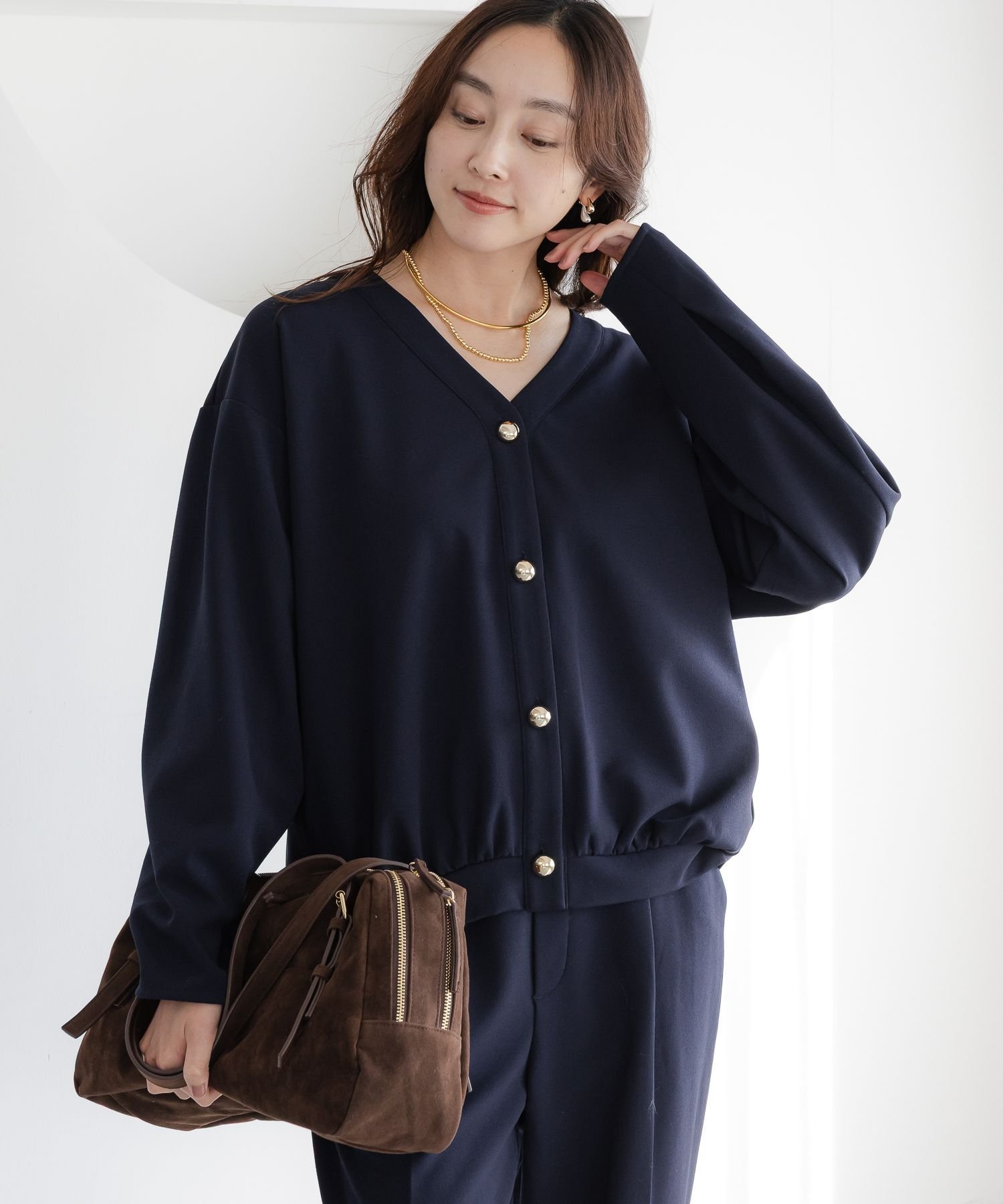 【エルーラ/Elura】のサマ見えあったかVネックプルオーバー/593426 インテリア・キッズ・メンズ・レディースファッション・服の通販 founy(ファニー) ファッション Fashion レディースファッション Fashion for Women トップス・カットソー Cut & Sew Tops カジュアルプルオーバー・ニットトップス Pullovers & Knit Tops / Casual Pullovers Vネックトップス V-Neck Tops / V-Cut Neckline Shirts カットソー Cut and Sewn Top ジョーゼット Georgette, Semi-Sheer Fabric スニーカー Sneakers, Trainers セットアップ Set-Up, Coordinated Outfit デニム Denim, Jeans Material フォルム Silhouette, Form リラックス Relax, Relaxed Fit エレガント 上品 Elegant ネイビー88|ID: prp329100004768541 ipo3291000000034920090