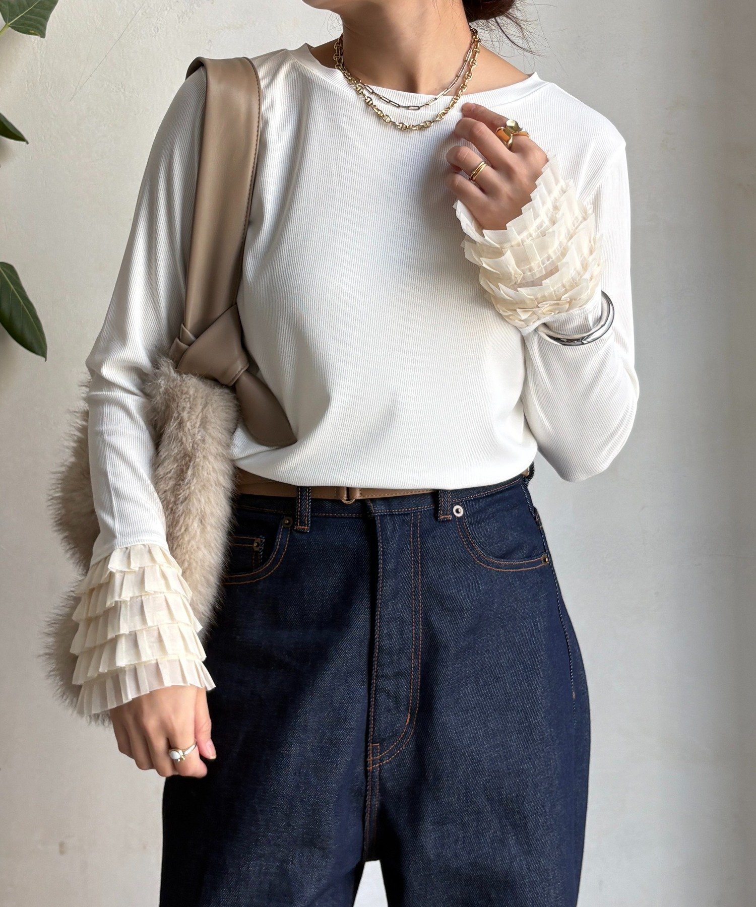 【ドゥドゥ/DouDou】の袖フリルトップス 人気、トレンドファッション・服の通販 founy(ファニー) 　ファッション　Fashion　レディースファッション　Fashion for Women　トップス・カットソー　Cut & Sew Tops　シンプル　Simple, Minimal　スマート　Smart, Elegant　雑誌　Magazine, Fashion Magazine　フィット　Fit, Slim Fit　フリル　Frill, Ruffle　A/W・秋冬　Autumn/Winter　冬　Winter / This Winter　再入荷　Restock / Back in Stock　エレガント 上品　Elegant　2025年　2025　2025-2026秋冬・A/W　Autumn/Winter 2025–26 AW25–26　 other-1|ID: prp329100004768557 ipo3291000000035124717