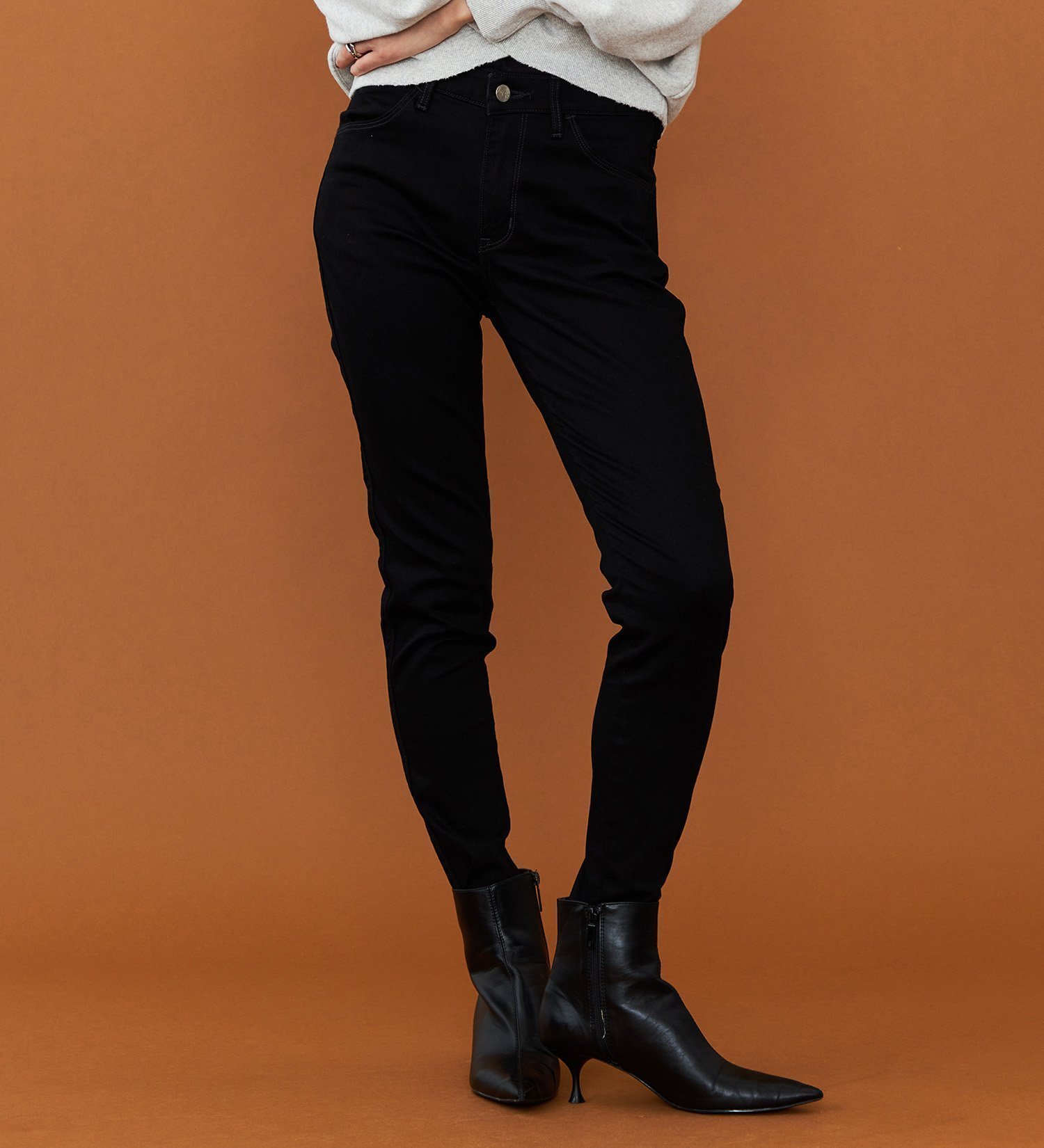 【その他のブランド/Other】のLee 【EC別注】強ストレッチスキニーデニムパンツ インテリア・キッズ・メンズ・レディースファッション・服の通販 founy(ファニー) ファッション Fashion レディースファッション Fashion for Women パンツ Pants & Trousers デニムパンツ・ジーンズ・美脚デニム Denim Jeans & Pants おすすめ Recommended / Our Picks シンプル Simple, Minimal スポーツ Sports, Activewear トレンド Trend, Trending Now パターン Pattern, Design Print ベーシック Basic, Essential レギンス Leggings, Stretch Pants ロング Long, Long-Length 人気 Popular, Best Seller 別注 Limited Edition, Custom Order ブラックデニム|ID: prp329100004768600 ipo3291000000034538183