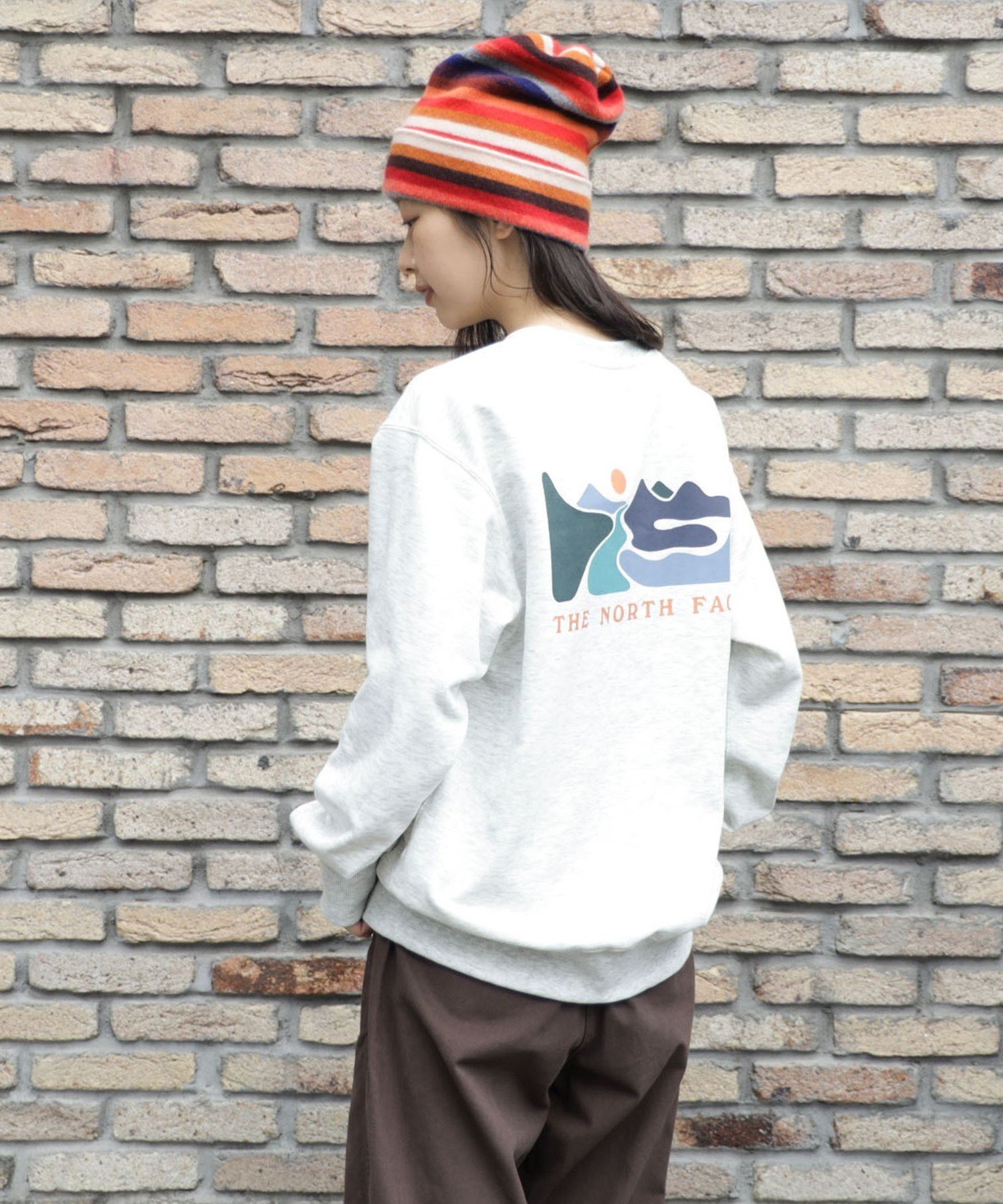 【ビームス ウイメン/BEAMS】のTHE NORTH FACE / グラフィック スウェット インテリア・キッズ・メンズ・レディースファッション・服の通販 founy(ファニー) ファッション Fashion レディースファッション Fashion for Women トップス・カットソー Cut & Sew Tops レディースパーカー・カジュアルフーディー Casual Hoodies & Sweatshirts スウェット・クルーネックトップス Sweatshirts & Crewnecks / Relaxed Fit Sweat Tops アウトドア Outdoor Clothing グラフィック Graphic, Graphic Design 抗菌 Antibacterial, Bacteria-Resistant ショーツ Shorts, Short Pants スウェット / スエット Sweatshirt, Sweatwear ストレッチ Stretch, Stretchy Fabric ストレート Straight, Straight Cut スポーツ Sports, Activewear デニム Denim, Jeans Material バランス Balance, Style Balance ランニング Running, Running Wear, Activewear, Jogging ホワイトミックスグレー|ID: prp329100004768844 ipo3291000000034722859