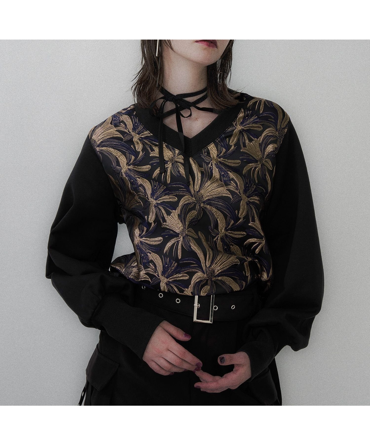 【ハレ/HARE】のストリングジャガードキリカエVネックトップス インテリア・キッズ・メンズ・レディースファッション・服の通販 founy(ファニー) 　ファッション　Fashion　レディースファッション　Fashion for Women　トップス・カットソー　Cut & Sew Tops　Vネックトップス　V-Neck Tops / V-Cut Neckline Shirts　ウェーブ　Wavy Pattern　クール　Cool, Chic　シューズ　Shoes, Footwear　シンプル　Simple, Minimal　ストリング　String, Drawstring　ストレート　Straight, Straight Cut　フェミニン　Feminine, Girly　フレア　Flare, Flared　プリーツ　Pleats, Pleated　無地　Plain, Solid Color　リボン　Ribbon, Bow　ワイド　Wide, Wide Fit　おすすめ　Recommended / Our Picks　ネイビー88|ID: prp329100004768951 ipo3291000000034612059