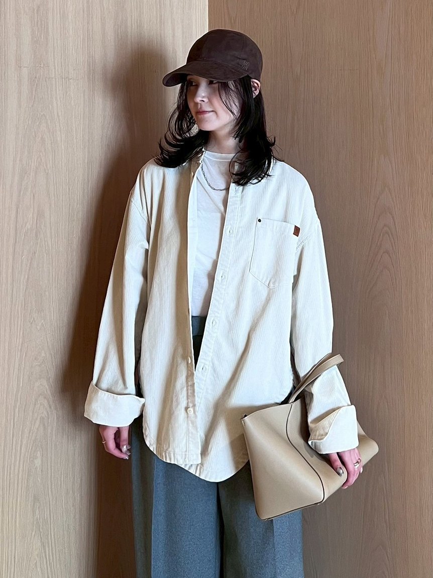 【ミラオーウェン/Mila Owen】のカーブヘムオーバーシャツ 人気、トレンドファッション・服の通販 founy(ファニー) 雑誌掲載アイテム Magazine Picks & Fashion Features ファッション雑誌 Fashion Magazines ヴェリィ VERY オッジ Oggi ファッション Fashion レディースファッション Fashion for Women トップス・カットソー Cut & Sew Tops シャツ・ブラウス・オフィスカジュアル Elegant Blouses & Button-Ups 秋 Autumn カフス Cuff Design コーデュロイ Corduroy, Cord Fabric 11月号 November Issue シンプル Simple, Minimal スマート Smart, Elegant 雑誌 Magazine, Fashion Magazine デニム Denim, Jeans Material バランス Balance, Style Balance ポケット Pocket, Pocket Detail other-1|ID: prp329100004768968 ipo3291000000034541772