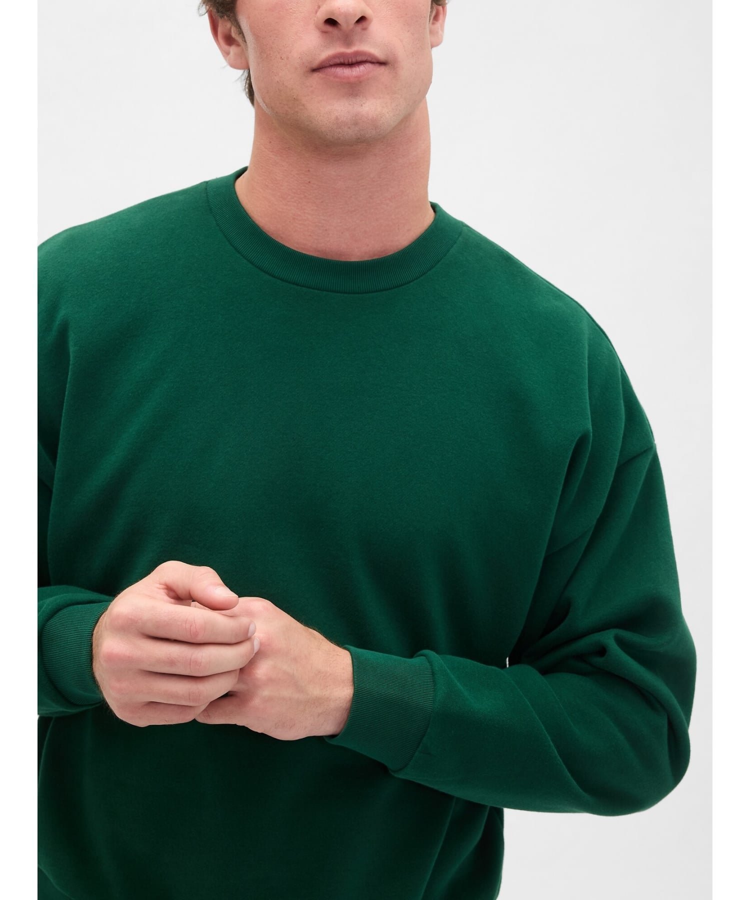 【ギャップ/GAP】のヴィンテージソフト オーバーサイズ クロップド スウェットシャツ インテリア・キッズ・メンズ・レディースファッション・服の通販 founy(ファニー) 　ファッション　Fashion　レディースファッション　Fashion for Women　トップス・カットソー　Cut & Sew Tops　シャツ・ブラウス・オフィスカジュアル　Elegant Blouses & Button-Ups　レディースパーカー・カジュアルフーディー　Casual Hoodies & Sweatshirts　スウェット・クルーネックトップス　Sweatshirts & Crewnecks / Relaxed Fit Sweat Tops　クロップド　Cropped, Short Length　ショルダー　Shoulder, Shoulder Strap　ショート　Short, Short Length　ダウン　Down, Puffer　ドロップ　Drop Shoulder, Dropped Style　長袖　Long Sleeve, Full Sleeve　フィット　Fit, Slim Fit　おすすめ　Recommended / Our Picks　EVERGREEN_GLAMOUR|ID: prp329100004769048 ipo3291000000034542287