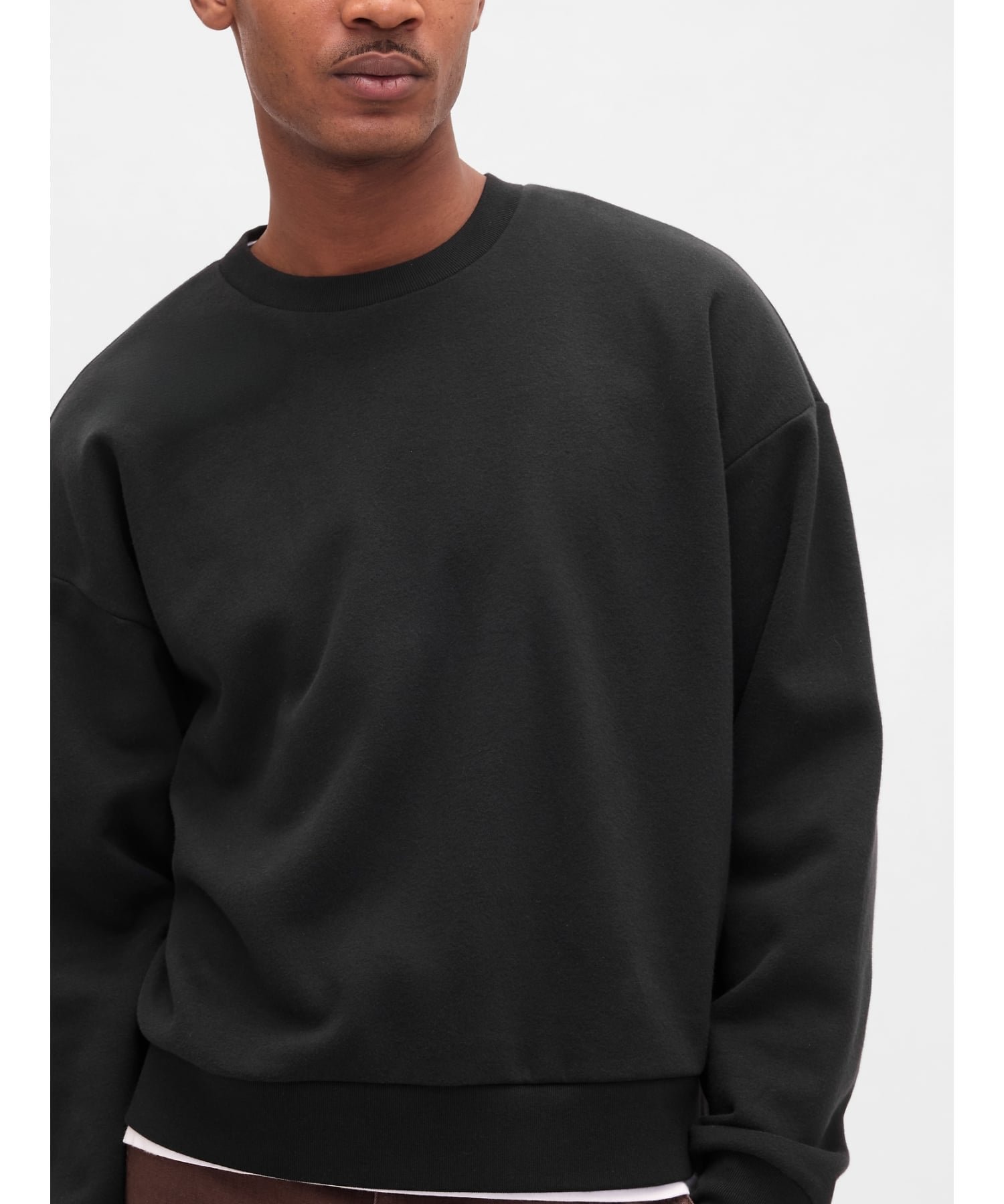 【ギャップ/GAP】のヴィンテージソフト オーバーサイズ クロップド スウェットシャツ インテリア・キッズ・メンズ・レディースファッション・服の通販 founy(ファニー) 　ファッション　Fashion　レディースファッション　Fashion for Women　トップス・カットソー　Cut & Sew Tops　シャツ・ブラウス・オフィスカジュアル　Elegant Blouses & Button-Ups　レディースパーカー・カジュアルフーディー　Casual Hoodies & Sweatshirts　スウェット・クルーネックトップス　Sweatshirts & Crewnecks / Relaxed Fit Sweat Tops　クロップド　Cropped, Short Length　ショルダー　Shoulder, Shoulder Strap　ショート　Short, Short Length　ダウン　Down, Puffer　ドロップ　Drop Shoulder, Dropped Style　長袖　Long Sleeve, Full Sleeve　フィット　Fit, Slim Fit　おすすめ　Recommended / Our Picks　MOONLESS_NIGHT|ID: prp329100004769048 ipo3291000000034542288