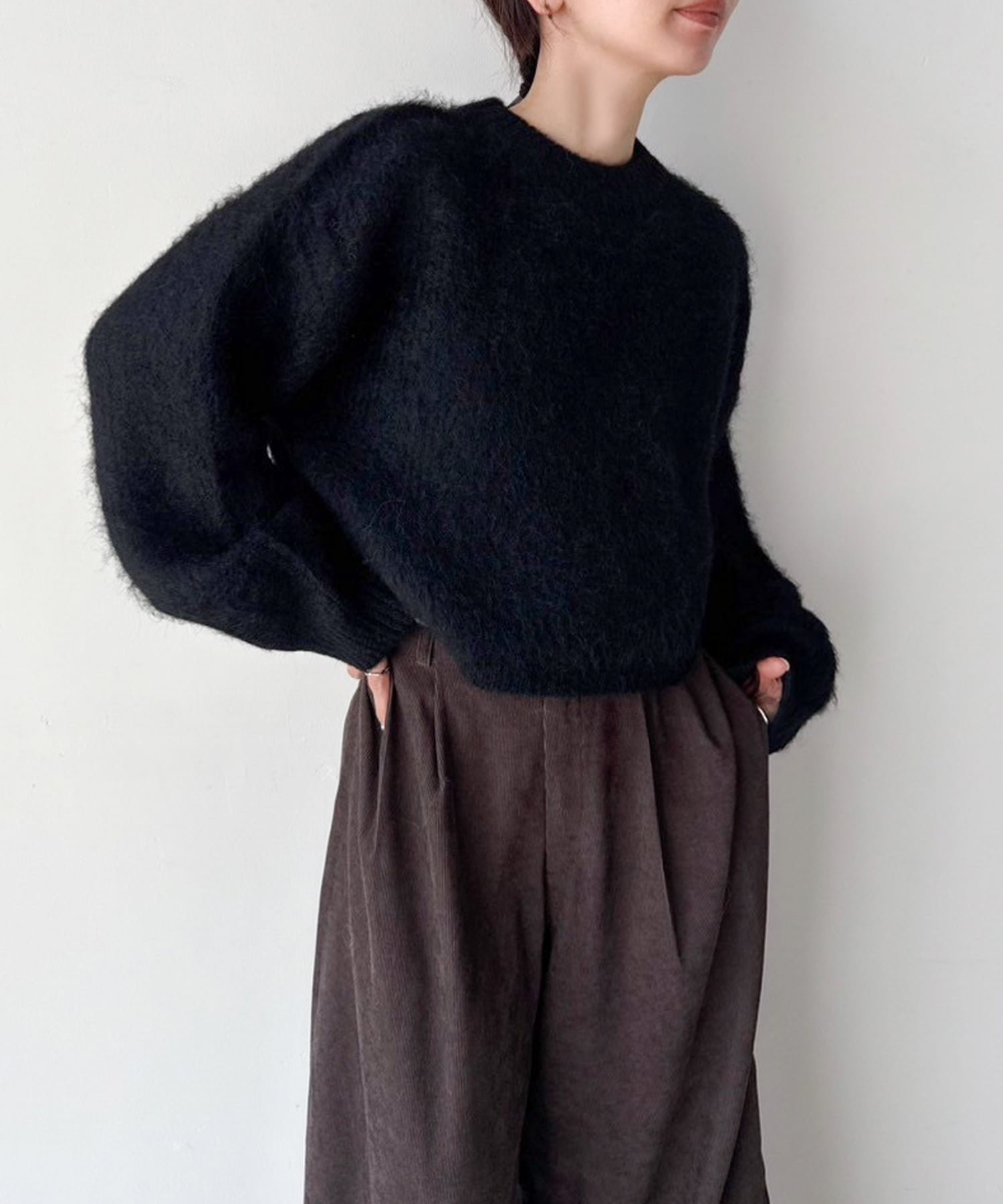 【セレクトモカ/SELECT MOCA】の【人気インフルエンサーコラボbySON】ヘアリーショートニット インテリア・キッズ・メンズ・レディースファッション・服の通販 founy(ファニー) ファッション Fashion レディースファッション Fashion for Women トップス・カットソー Cut & Sew Tops ニット Knit Tops & Sweaters おすすめ Recommended / Our Picks コンパクト Compact, Small Size ショート Short, Short Length シンプル Simple, Minimal 人気 Popular, Best Seller 今季 This Season, Current Season 洗える Machine Washable ブラック-990|ID: prp329100004769564 ipo3291000000034547622