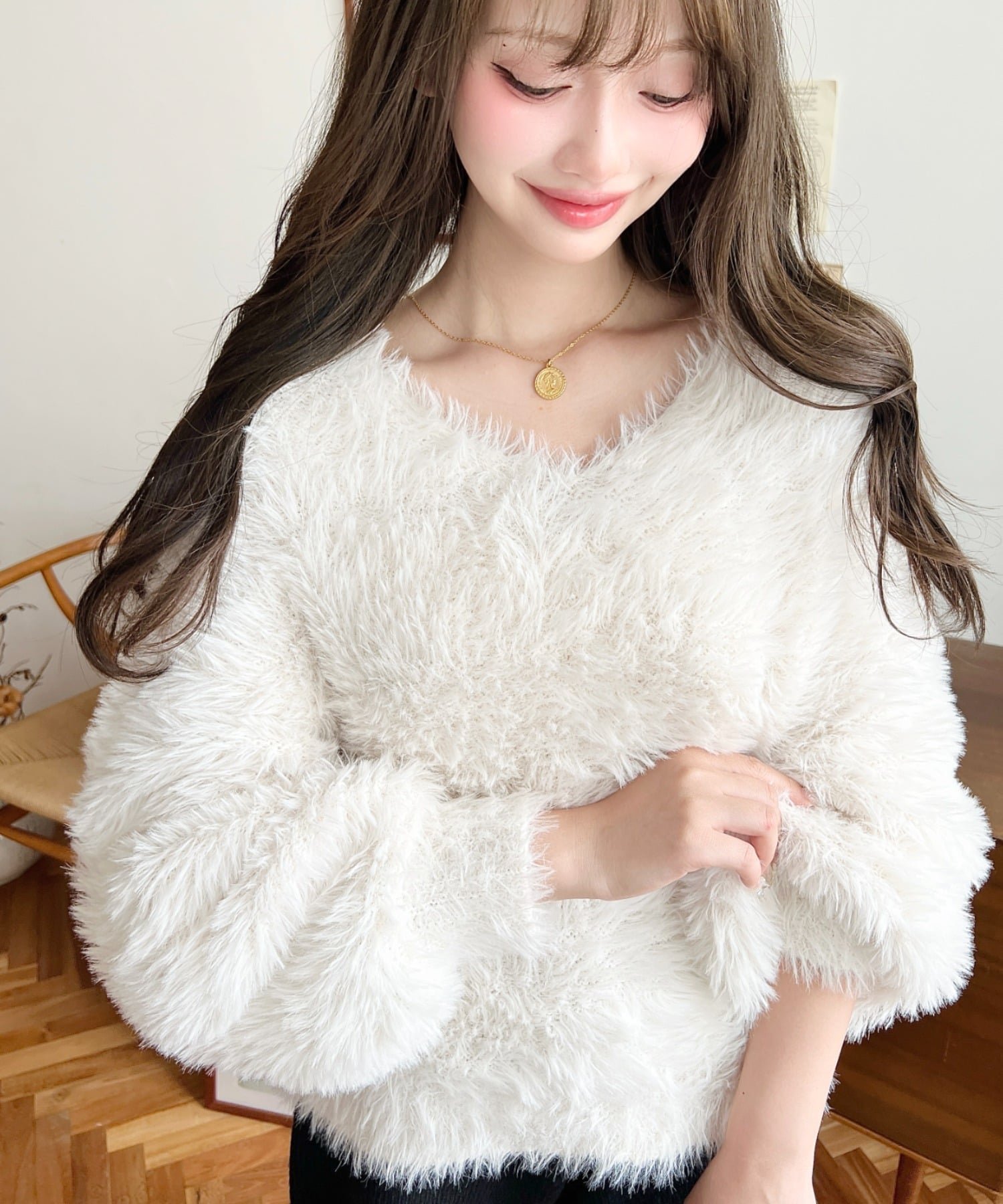 【モーメントプラス/moment+ / MEN】のVネックバルーンスリーブロングシャギーニットプルオーバー インテリア・キッズ・メンズ・レディースファッション・服の通販 founy(ファニー) ファッション Fashion メンズファッション Fashion for Men トップス・カットソー Cut & Sew Tops ニット・セーター / 定番トップス Knit Tops & Sweaters スラックス Slacks, Dress Pants スリーブ Sleeve, Long Sleeve / Short Sleeve デニム Denim, Jeans Material トレンド Trend, Trending Now なめらか Smooth, Silky Texture バランス Balance, Style Balance バルーン Balloon, Balloon Silhouette フェミニン Feminine, Girly ベーシック Basic, Essential マーメイド Mermaid, Fishtail Silhouette 再入荷 Restock / Back in Stock プチプライス・低価格 Affordable / Budget Price おすすめ Recommended / Our Picks アイボリー|ID: prp329100004769646 ipo3291000000034548808