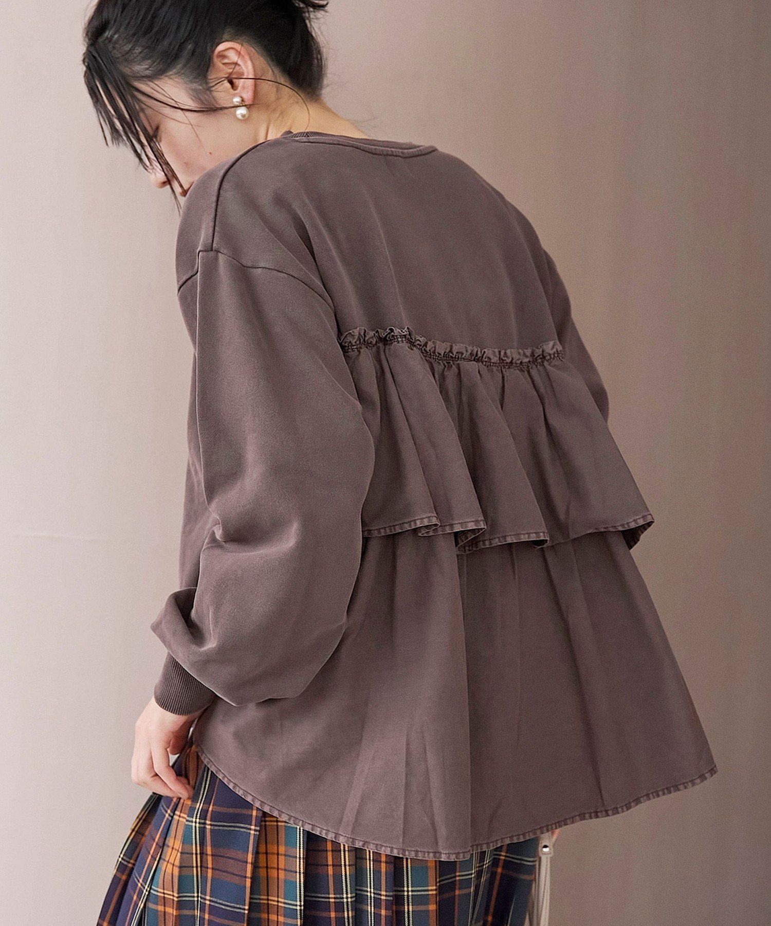 【コーエン/COEN】のフリルドッキングピグメント裏毛スウェット インテリア・キッズ・メンズ・レディースファッション・服の通販 founy(ファニー) 　ファッション　Fashion　レディースファッション　Fashion for Women　トップス・カットソー　Cut & Sew Tops　レディースパーカー・カジュアルフーディー　Casual Hoodies & Sweatshirts　スウェット・クルーネックトップス　Sweatshirts & Crewnecks / Relaxed Fit Sweat Tops　ヴィンテージ　Vintage Style　スウェット / スエット　Sweatshirt, Sweatwear　セットアップ　Set-Up, Coordinated Outfit　定番　Standard, Basic Item　人気　Popular, Best Seller　フェミニン　Feminine, Girly　フリル　Frill, Ruffle　ボトム　Bottoms, Lower Wear　おすすめ　Recommended / Our Picks　MD.BROWN|ID: prp329100004769681 ipo3291000000035113237