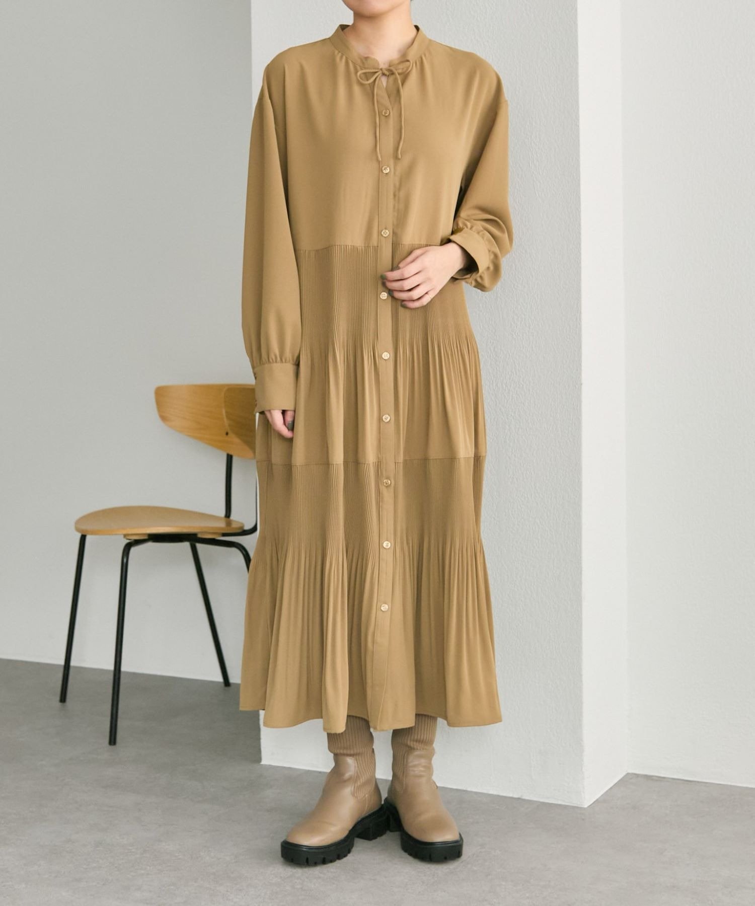 【イア パピヨネ/ear PAPILLONNER】のステッププリーツワンピース【SUM1 STYLE】 人気、トレンドファッション・服の通販 founy(ファニー) 　ファッション　Fashion　レディースファッション　Fashion for Women　ワンピース　Dresses　ウェーブ　Wavy Pattern　くるぶし　Ankle-Length　シンプル　Simple, Minimal　ジャケット　Jacket, Outerwear　スウェット / スエット　Sweatshirt, Sweatwear　スタンド　Stand Collar, Upright Stand　ティアード　Tiered, Tiered Style　プリーツ　Pleats, Pleated　ベスト　Vest, Waistcoat　ポケット　Pocket, Pocket Detail　ロング　Long, Long-Length　おすすめ　Recommended / Our Picks　 other-1|ID: prp329100004769858 ipo3291000000035218329