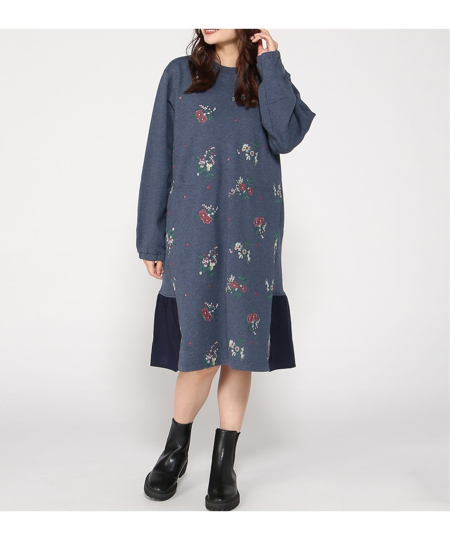 【スーパーハッカ/SUPER HAKKA】の裏毛裏起毛ドット フラワー刺繍ワンピース インテリア・キッズ・メンズ・レディースファッション・服の通販 founy(ファニー) 　ファッション　Fashion　レディースファッション　Fashion for Women　ワンピース　Dresses　ティアード　Tiered, Tiered Style　トレンド　Trend, Trending Now　ドット　Polka Dot, Dot Pattern　フラワー　Flower, Floral　ポケット　Pocket, Pocket Detail　定番　Standard, Basic Item　ネイビー|ID: prp329100004769863 ipo3291000000034950697