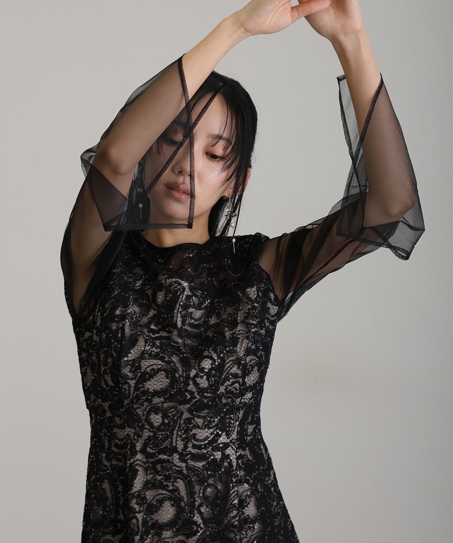 【プールヴー/PourVous】のリーフエンブロイダリーバックデザインドレス インテリア・キッズ・メンズ・レディースファッション・服の通販 founy(ファニー) ファッション Fashion レディースファッション Fashion for Women ワンピース Dresses フォーマル・パーティードレス・結婚式用ドレス Elegant & Casual Dresses バッグ Bags ウェーブ Wavy Pattern カッティング Cutting Detail 切替 Switching, Contrast Panel スパンコール Sequins, Sequin Embellishment スリット Slit, Slit Detail スリーブ Sleeve, Long Sleeve / Short Sleeve チュール Tulip, Tulip Motif ドレス Dress, One-Piece モチーフ Motif, Design Theme リボン Ribbon, Bow リーフ Leaf, Botanical Leaf おすすめ Recommended / Our Picks セレモニー Ceremony 結婚式 Wedding 二次会 After Party ブラック|ID: prp329100004769883 ipo3291000000034588747