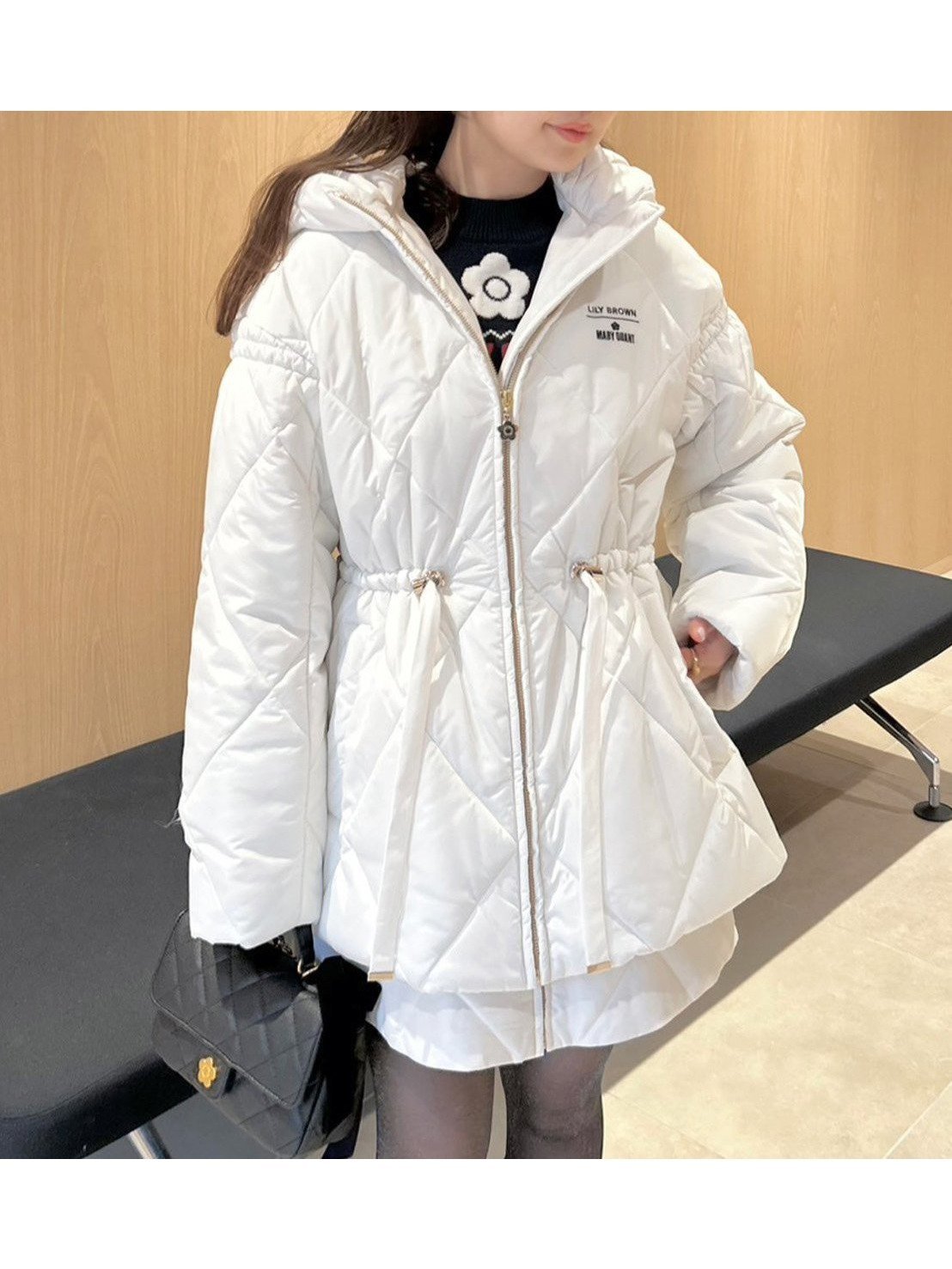 【リリーブラウン/Lily Brown】の【LILY BROWN×MARY QUANT】キルトダウンミドルコート インテリア・キッズ・メンズ・レディースファッション・服の通販 founy(ファニー) 　ファッション　Fashion　レディースファッション　Fashion for Women　アウター　Coat / Outerwear Collection　コート・ロングコート・ピーコート　Long Coats, Peacoats & More　キルティング　Quilted, Quilting　キルト　Quilt, Quilted Fabric　クラシカル　Classical, Vintage-Inspired　コラボ　Collaboration, Collab　スマート　Smart, Elegant　ミドル　Middle Length, Mid Height　メタル　Metal, Metal Parts　ロンドン　London Style, British Inspired　冬　Winter / This Winter　WHT[001]|ID: prp329100004769967 ipo3291000000035816642