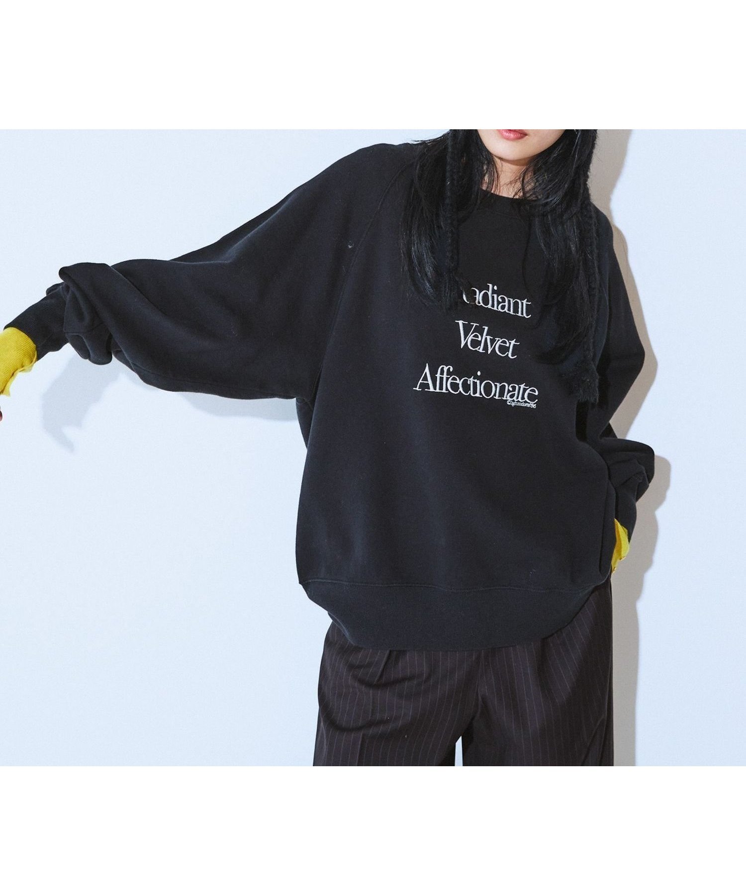 【ジーナシス/JEANASiS】のアソートグラフィックシシュウウラケプルオーバー インテリア・キッズ・メンズ・レディースファッション・服の通販 founy(ファニー) ファッション Fashion レディースファッション Fashion for Women トップス・カットソー Cut & Sew Tops カジュアルプルオーバー・ニットトップス Pullovers & Knit Tops / Casual Pullovers おすすめ Recommended / Our Picks サテン Satin, Glossy Fabric スラックス Slacks, Dress Pants スリーブ Sleeve, Long Sleeve / Short Sleeve デニム Denim, Jeans Material フロント Front, Front Design ベロア Velour, Soft Velvet 定番 Standard, Basic Item ブラック|ID: prp329100004769971 ipo3291000000034601163