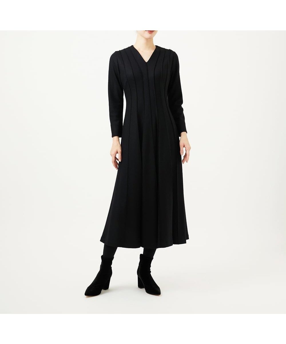 【シビラ/SYBILLA】のピンタックデザインドレス インテリア・キッズ・メンズ・レディースファッション・服の通販 founy(ファニー) ファッション Fashion レディースファッション Fashion for Women ワンピース Dresses フォーマル・パーティードレス・結婚式用ドレス Elegant & Casual Dresses エレガント 上品 Elegant ストレッチ Stretch, Stretchy Fabric スリット Slit, Slit Detail ドレス Dress, One-Piece フィット Fit, Slim Fit フレア Flare, Flared 冬 Winter / This Winter 夏 Summer 春 Spring 秋 Autumn ブラック|ID: prp329100004770530 ipo3291000000034916137