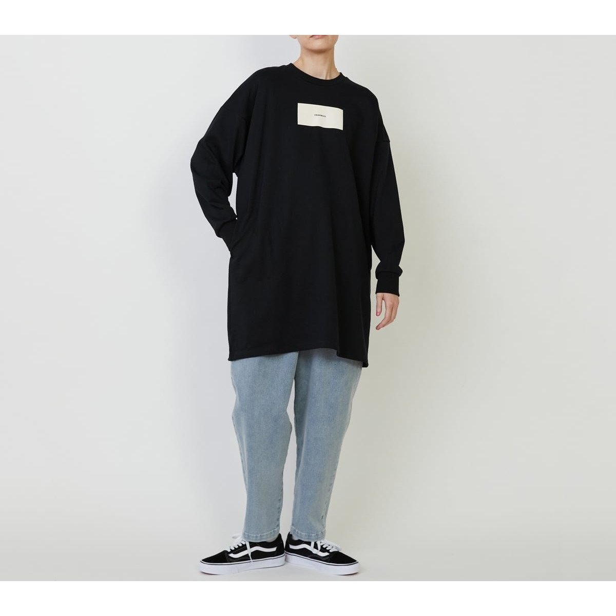 【フラボア/FRAPBOIS】のチュニックジャージ ワンピース インテリア・キッズ・メンズ・レディースファッション・服の通販 founy(ファニー) 　ファッション　Fashion　レディースファッション　Fashion for Women　ワンピース　Dresses　チュニック　Tunic Tops & Dresses　コレクション　Collection, Seasonal Line　ショート　Short, Short Length　シンプル　Simple, Minimal　チュニック　Tunic, Long Top　トレーナー　Sweatshirt, Trainer　ドロップ　Drop Shoulder, Dropped Style　フロント　Front, Front Design　プリント　Print, Printed Pattern　ボトム　Bottoms, Lower Wear　ポケット　Pocket, Pocket Detail　メンズ　Men's, Menswear　リラックス　Relax, Relaxed Fit　ワイド　Wide, Wide Fit　ブラック|ID: prp329100004770550 ipo3291000000035097652