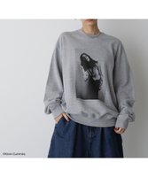 【ナノ ユニバース/nano universe】の「STEVELOUR」Kevin Cummins×STEVELOURトレーナー 人気、トレンドファッション・服の通販 founy(ファニー) ファッション Fashion レディースファッション Fashion for Women トップス・カットソー Cut & Sew Tops ベロアトップス Velour Tops / Velvet-Look Items クール Cool, Chic コンパクト Compact, Small Size シンプル Simple, Minimal 雑誌 Magazine, Fashion Magazine トレーナー Sweatshirt, Trainer ニューヨーク New York, NYC Style パフォーマンス Performance, Active Function ビッグ Big, Oversized プリント Print, Printed Pattern ベロア Velour, Soft Velvet モダン Modern, Contemporary モノトーン Monotone, Black and White 2025年 2025 2025-2026秋冬・A/W Autumn/Winter 2025–26 AW25–26 |ID:prp329100004770639