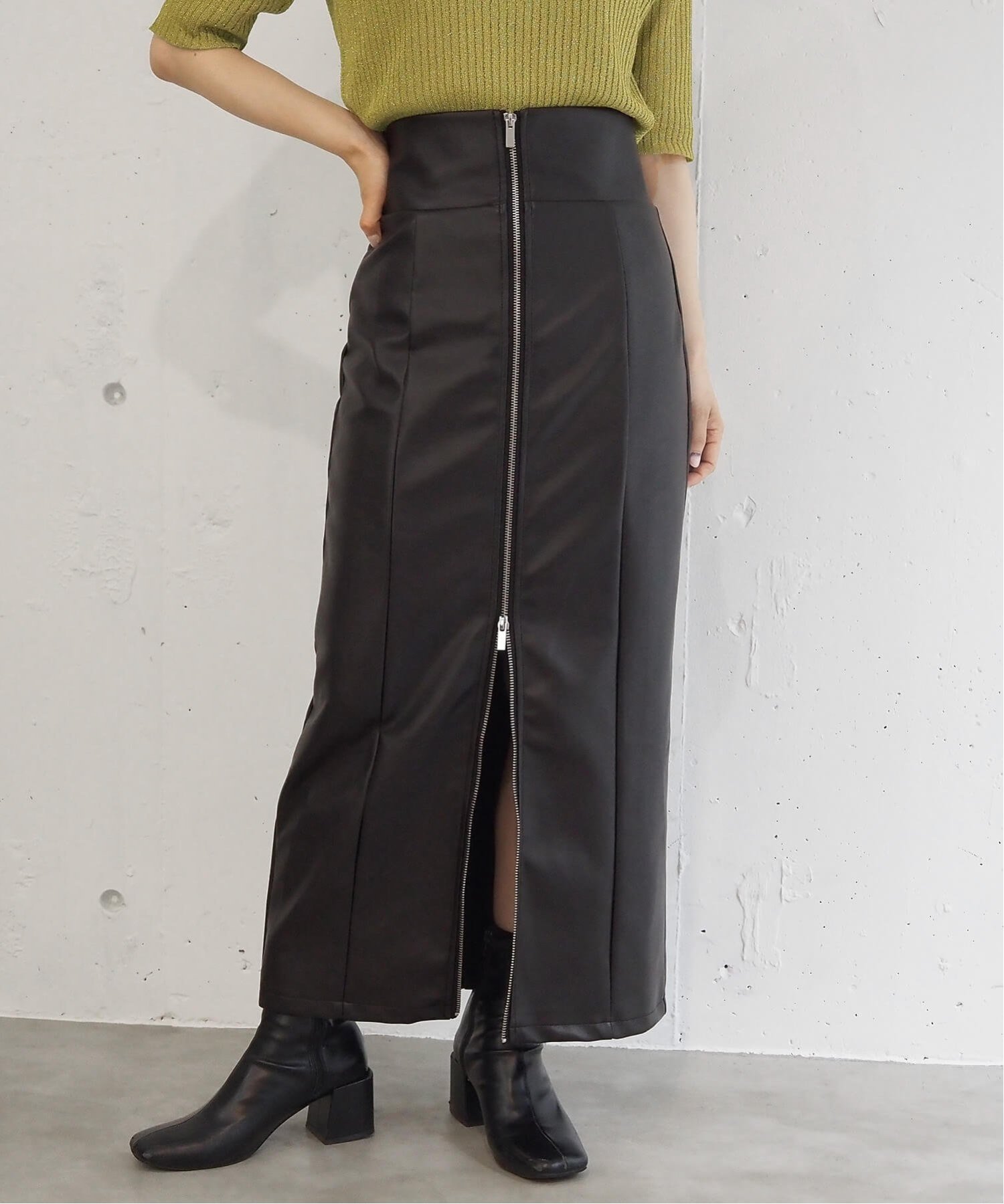 【ティップトッププラスポケット/tiptop+pocket】のtiptop/フロントZIPナロースカート インテリア・キッズ・メンズ・レディースファッション・服の通販 founy(ファニー) ファッション Fashion レディースファッション Fashion for Women スカート Skirts ヴィンテージ Vintage Style 今季 This Season, Current Season ショート Short, Short Length シンプル Simple, Minimal ジップ Zip, Zipper バランス Balance, Style Balance ピーチ Peach, Soft Touch フェイクレザー Faux Leather, PU Leather フロント Front, Front Design ポケット Pocket, Pocket Detail A|ID: prp329100004770789 ipo3291000000034561420