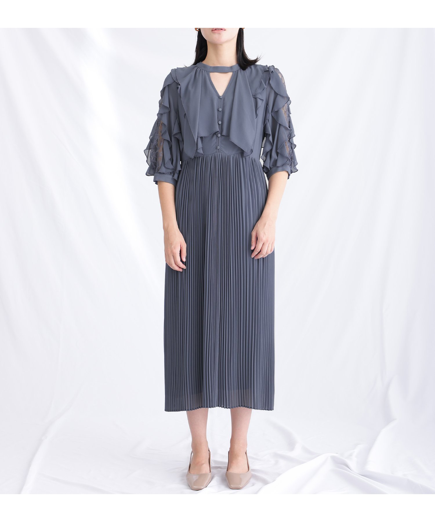 【プールヴー/PourVous】のラッフルキーホール結婚式パーティードレスお呼ばれオケージョンドレス同窓会 インテリア・キッズ・メンズ・レディースファッション・服の通販 founy(ファニー) 　ファッション　Fashion　レディースファッション　Fashion for Women　ワンピース　Dresses　フォーマル・パーティードレス・結婚式用ドレス　Elegant & Casual Dresses　ドレス　Dress, One-Piece　フォーマル　Formal, Dressy　プリーツ　Pleats, Pleated　レース　Lace, Lace Fabric　おすすめ　Recommended / Our Picks　エレガント 上品　Elegant　セレモニー　Ceremony　結婚式　Wedding　二次会　After Party　ブルーグレー|ID: prp329100004770888 ipo3291000000034562683