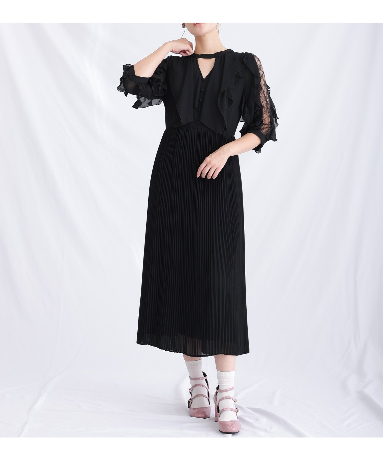 【プールヴー/PourVous】のラッフルキーホール結婚式パーティードレスお呼ばれオケージョンドレス同窓会 インテリア・キッズ・メンズ・レディースファッション・服の通販 founy(ファニー) 　ファッション　Fashion　レディースファッション　Fashion for Women　ワンピース　Dresses　フォーマル・パーティードレス・結婚式用ドレス　Elegant & Casual Dresses　ドレス　Dress, One-Piece　フォーマル　Formal, Dressy　プリーツ　Pleats, Pleated　レース　Lace, Lace Fabric　おすすめ　Recommended / Our Picks　エレガント 上品　Elegant　セレモニー　Ceremony　結婚式　Wedding　二次会　After Party　ブラック|ID: prp329100004770888 ipo3291000000034562684