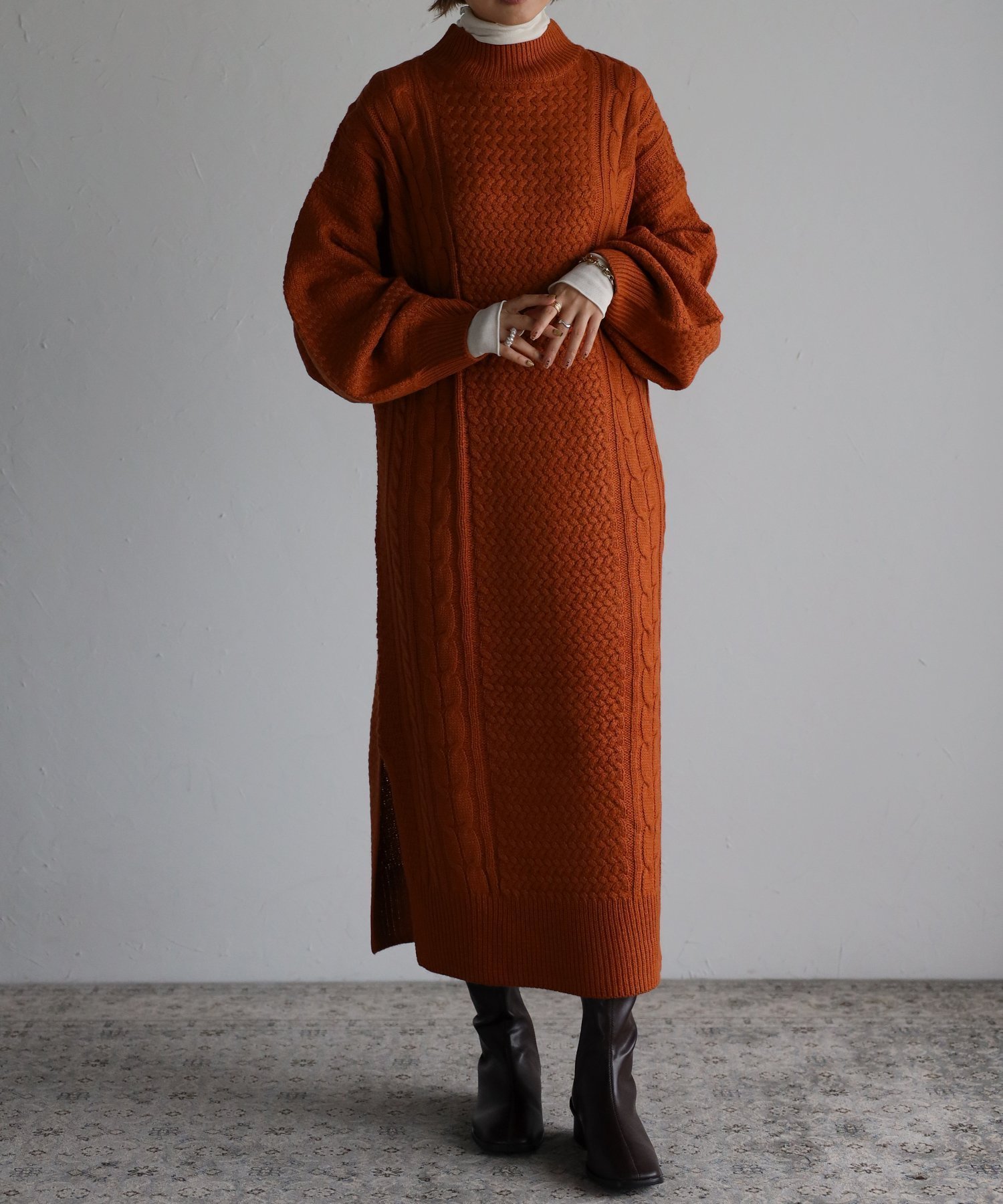 【リラクロ/relaclo】のmyke/ハイネックニットワンピース インテリア・キッズ・メンズ・レディースファッション・服の通販 founy(ファニー) 　ファッション　Fashion　レディースファッション　Fashion for Women　ワンピース　Dresses　ニットワンピース　Knit Dresses　スマート　Smart, Elegant　スリット　Slit, Slit Detail　スリーブ　Sleeve, Long Sleeve / Short Sleeve　ハイネック　High Neck, Mock Neck　オレンジ|ID: prp329100004770900 ipo3291000000034600566