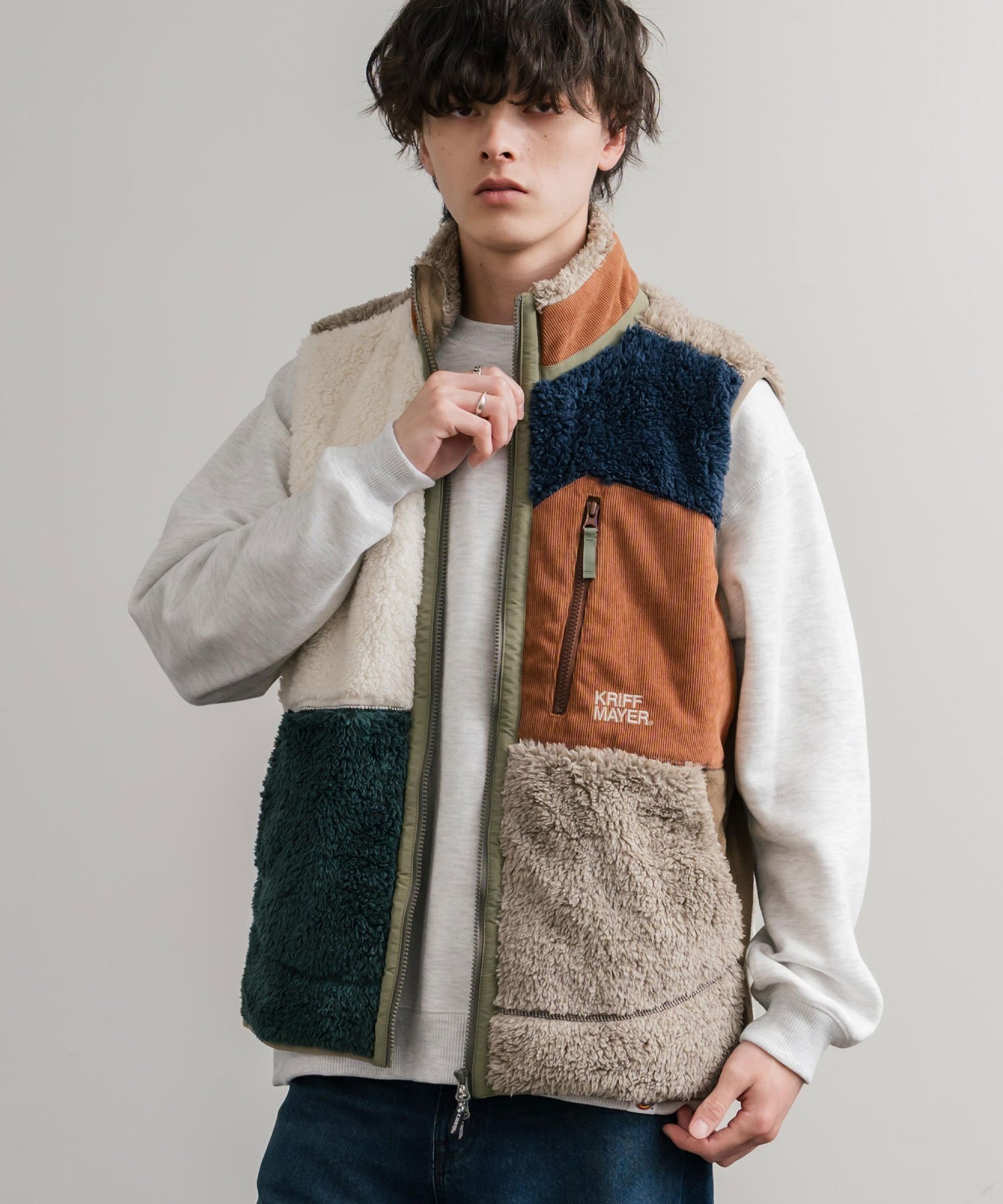 【ロッキーモンロー/Rocky Monroe】のKRIFF MAYER シャギーボアベスト インテリア・キッズ・メンズ・レディースファッション・服の通販 founy(ファニー) 　ファッション　Fashion　レディースファッション　Fashion for Women　アウター　Coat / Outerwear Collection　トップス・カットソー　Cut & Sew Tops　ベスト&ジレ / 重ね着スタイル　Vests & Gilets　アウトドア　Outdoor Clothing　アメリカン　American Style　インナー　Innerwear　カットソー　Cut and Sewn Top　コンパクト　Compact, Small Size　ジップ　Zip, Zipper　スタンド　Stand Collar, Upright Stand　スマホ　Smartphone, Mobile Device　トレンド　Trend, Trending Now　バランス　Balance, Style Balance　フィット　Fit, Slim Fit　プリント　Print, Printed Pattern　ベーシック　Basic, Essential　ポケット　Pocket, Pocket Detail　ミックス　Mix, Mixed Style　メッシュ　Mesh, Net Fabric　メンズ　Men's, Menswear　再入荷　Restock / Back in Stock　おすすめ　Recommended / Our Picks　90.マルチ|ID: prp329100004771026 ipo3291000000034596844