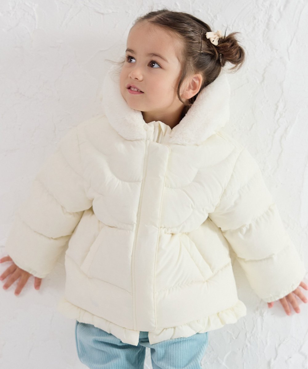 【モイモルン/moimoln / KIDS】のボエットフリルダウンジャケット 人気、トレンドファッション・服の通販 founy(ファニー) ファッション Fashion キッズファッション Fashion for Kids アウター Coat Outerwear /Kids キルティング Quilted, Quilting シンプル Simple, Minimal ジャケット Jacket, Outerwear ダウン Down, Puffer 人気 Popular, Best Seller フィット Fit, Slim Fit フェイクファー Faux Fur, Imitation Fur フリル Frill, Ruffle フロント Front, Front Design 防寒 Cold Protection, Winter-Ready 冬 Winter / This Winter おすすめ Recommended / Our Picks other-1|ID: prp329100004771098 ipo3291000000034564844