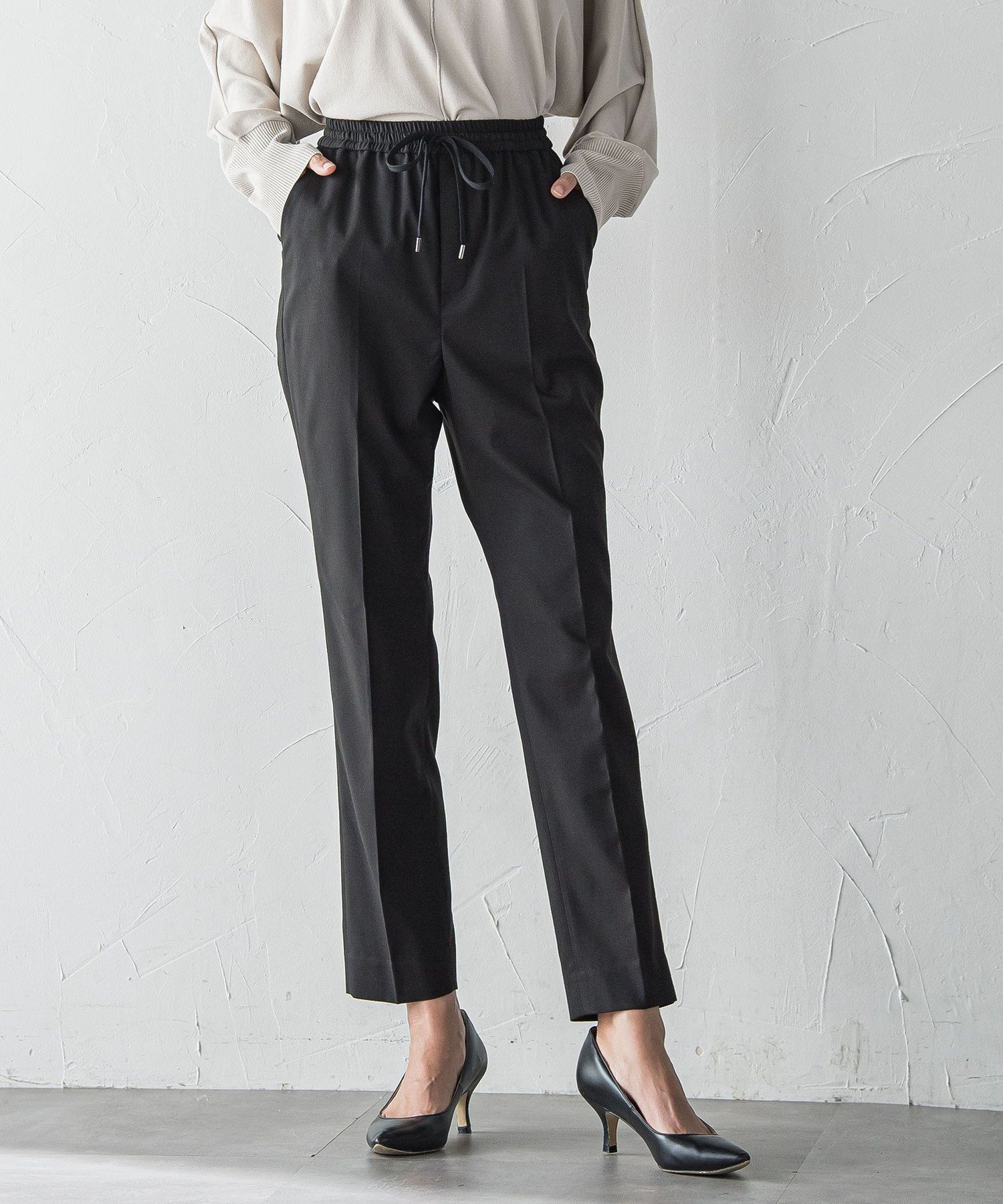 【ラ エフ/Laf…】の【WEB限定】 すっきり快適な履き心地 テーパードパンツ≪洗濯機で洗える≫ インテリア・キッズ・メンズ・レディースファッション・服の通販 founy(ファニー) 　ファッション　Fashion　レディースファッション　Fashion for Women　パンツ　Pants & Trousers　洗える　Machine Washable　秋　Autumn　ストレッチ　Stretch, Stretchy Fabric　センター　Center, Center Line　チェック　Check, Plaid, Tartan　ドレープ　Drape, Draping Fabric　無地　Plain, Solid Color　ワイド　Wide, Wide Fit　A/W・秋冬　Autumn/Winter　2025年　2025　2025-2026秋冬・A/W　Autumn/Winter 2025–26 AW25–26　ブラック|ID: prp329100004771604 ipo3291000000034568206