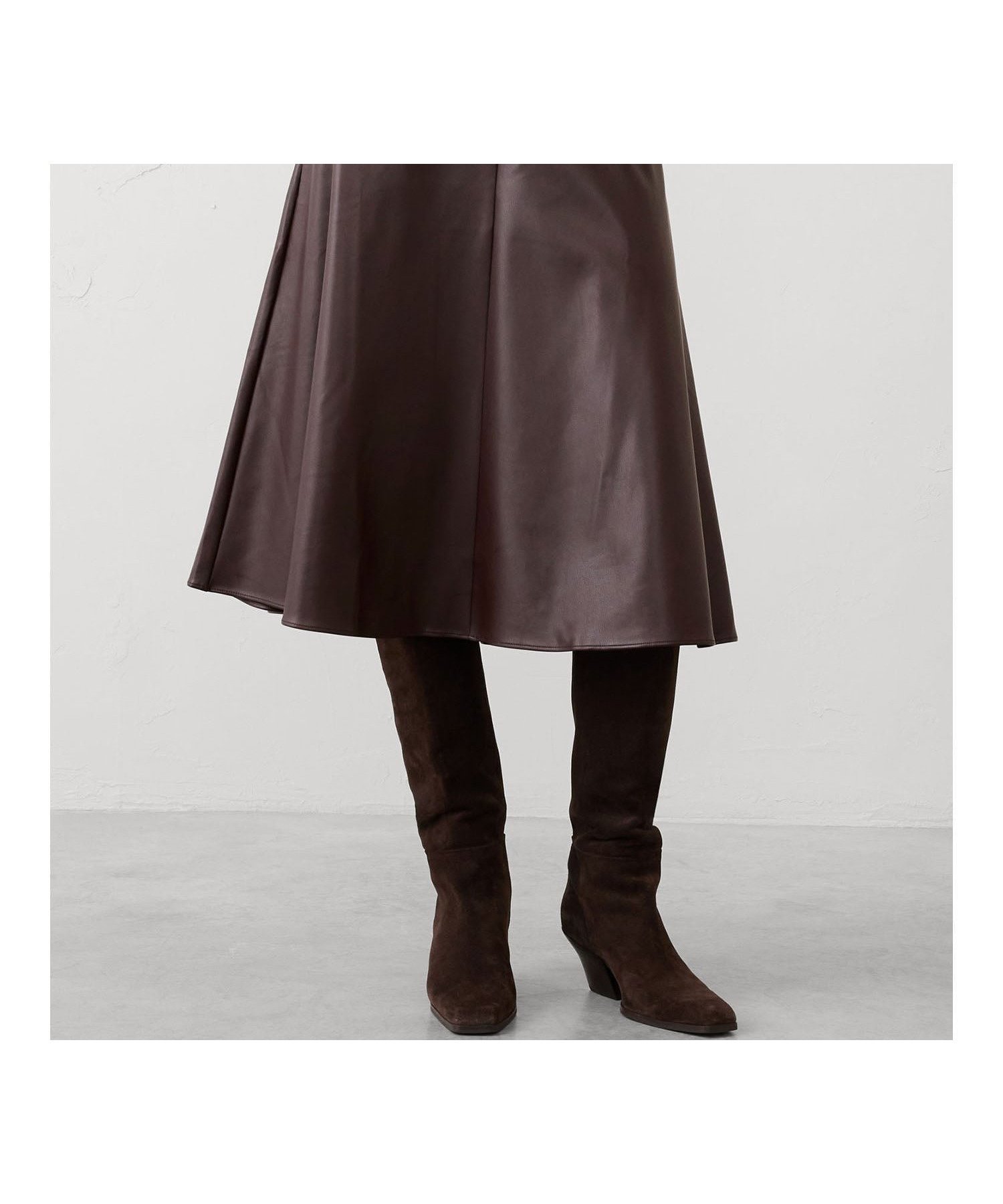 【バナナリパブリック ファクトリーストア/BANANA REPUBLIC FACTORY STORE】のBANANA REPUBLIC FACTORY STORE 日本限定 ヴィーガンレザー Aラインミディスカート インテリア・キッズ・メンズ・レディースファッション・服の通販 founy(ファニー) ファッション Fashion レディースファッション Fashion for Women スカート Skirts クール Cool, Chic サンダル Sandals, Summer Shoes ショート Short, Short Length フェイクレザー Faux Leather, PU Leather フレア Flare, Flared A/W・秋冬 Autumn/Winter DARK_OAK|ID: prp329100004771638 ipo3291000000034568861