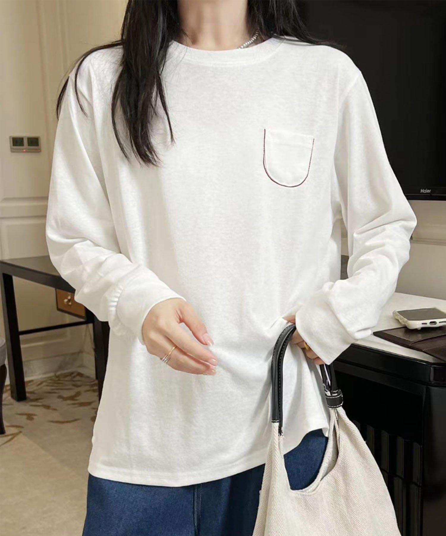 【アイモハ/aimoha】のaimoha -select-/ポケット付きシンプルロングスリーブTシャツ インテリア・キッズ・メンズ・レディースファッション・服の通販 founy(ファニー) 　ファッション　Fashion　レディースファッション　Fashion for Women　トップス・カットソー　Cut & Sew Tops　シャツ・ブラウス・オフィスカジュアル　Elegant Blouses & Button-Ups　ロングTシャツ・Tシャツ　Longline T-Shirts & Tees　カーディガン　Cardigan, Knitwear　シューズ　Shoes, Footwear　シンプル　Simple, Minimal　ジャケット　Jacket, Outerwear　スニーカー　Sneakers, Trainers　スリーブ　Sleeve, Long Sleeve / Short Sleeve　デニム　Denim, Jeans Material　フラット　Flat, Flat Shoes　ポケット　Pocket, Pocket Detail　リラックス　Relax, Relaxed Fit　ロング　Long, Long-Length　ホワイト|ID: prp329100004771657 ipo3291000000034569028