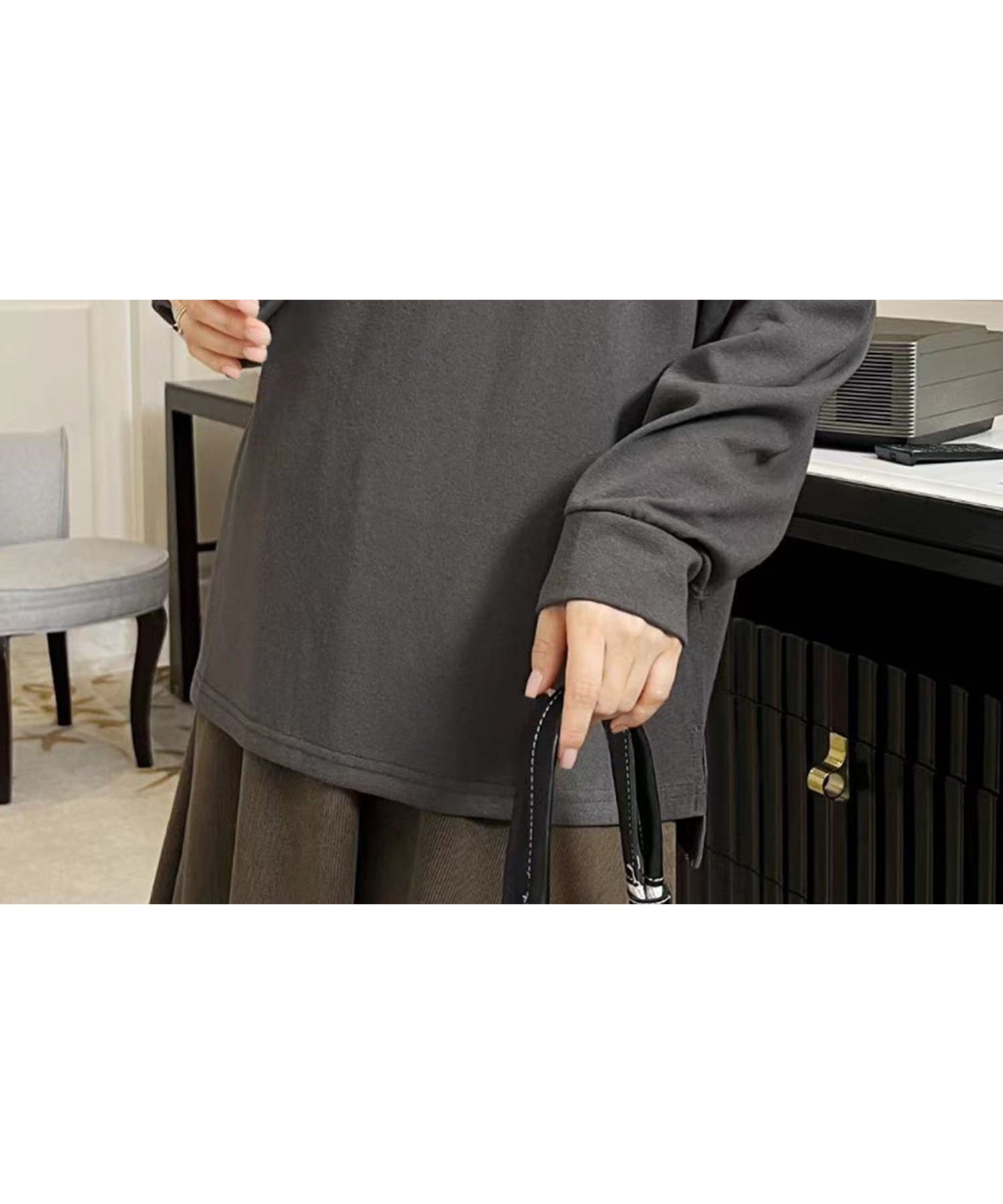 【アイモハ/aimoha】のaimoha -select-/ポケット付きシンプルロングスリーブTシャツ インテリア・キッズ・メンズ・レディースファッション・服の通販 founy(ファニー) 　ファッション　Fashion　レディースファッション　Fashion for Women　トップス・カットソー　Cut & Sew Tops　シャツ・ブラウス・オフィスカジュアル　Elegant Blouses & Button-Ups　ロングTシャツ・Tシャツ　Longline T-Shirts & Tees　カーディガン　Cardigan, Knitwear　シューズ　Shoes, Footwear　シンプル　Simple, Minimal　ジャケット　Jacket, Outerwear　スニーカー　Sneakers, Trainers　スリーブ　Sleeve, Long Sleeve / Short Sleeve　デニム　Denim, Jeans Material　フラット　Flat, Flat Shoes　ポケット　Pocket, Pocket Detail　リラックス　Relax, Relaxed Fit　ロング　Long, Long-Length　ダークグレー|ID: prp329100004771657 ipo3291000000034569030